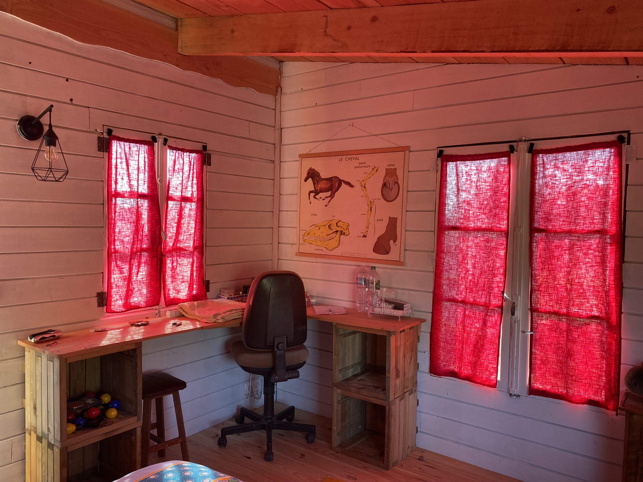 La Cabane dans le chêne tricentenaire — Cabane dans les arbres avec spa en Corrèze à Brive-la-Gaillarde — environnement naturel