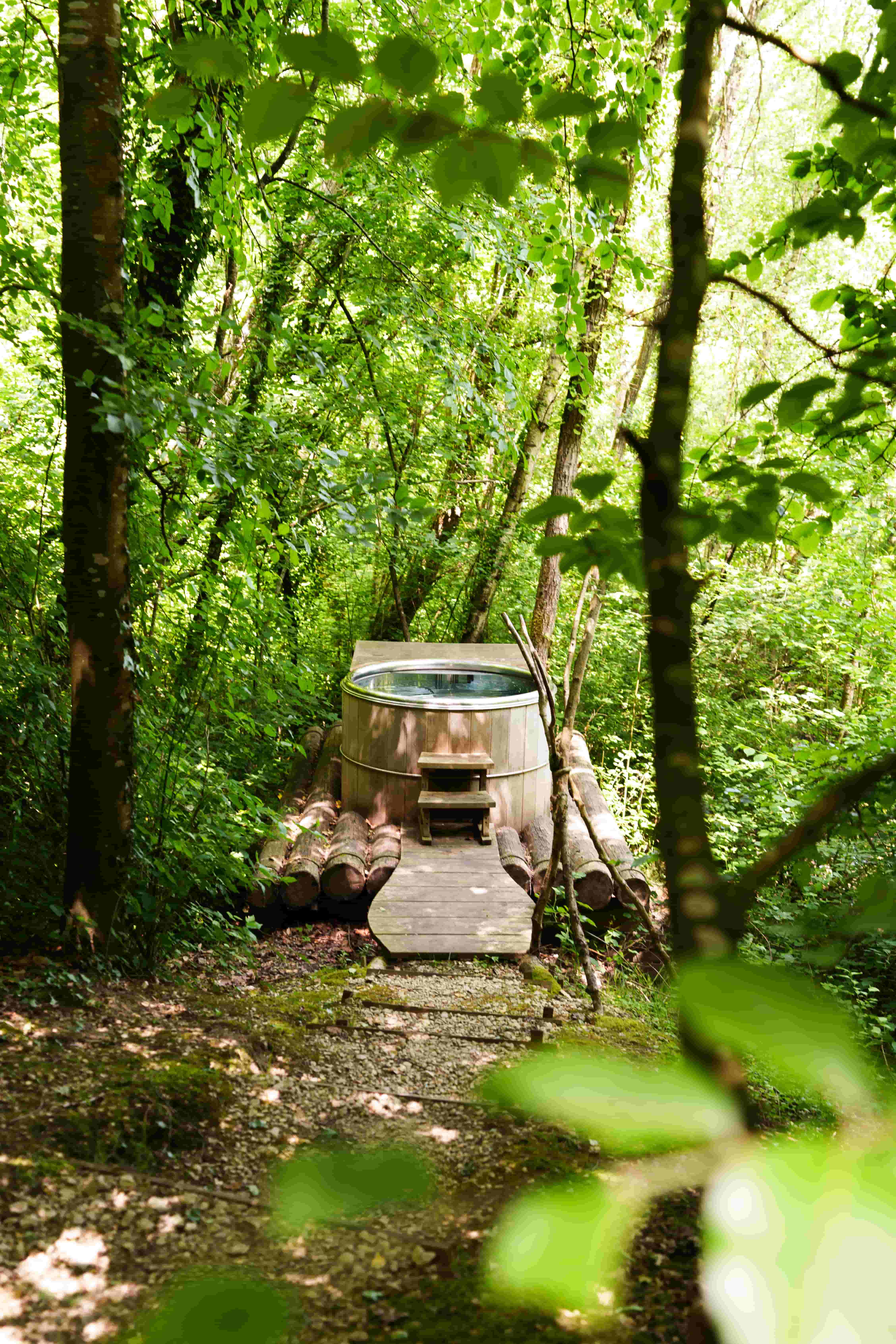 Cabane Spa Indigo : une escapade enchantée en Picardie à St-Léger-Aux-Bois — détail architectural