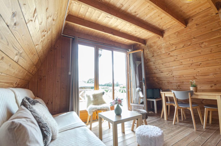 Chalet Tipi — Séjour relaxant avec spa à La Ferme Des Épis à Valambray — vue intérieure