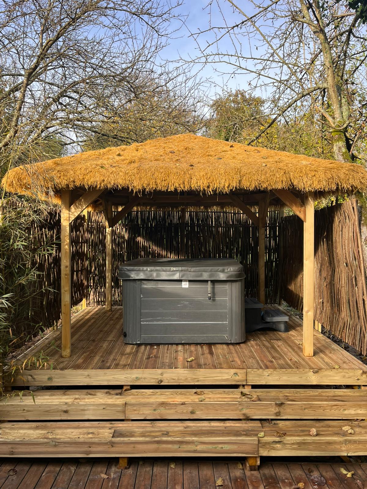 Dôme Guatape avec jacuzzi — Dôme romantique à Seine-et-Marne à Serris — cuisine