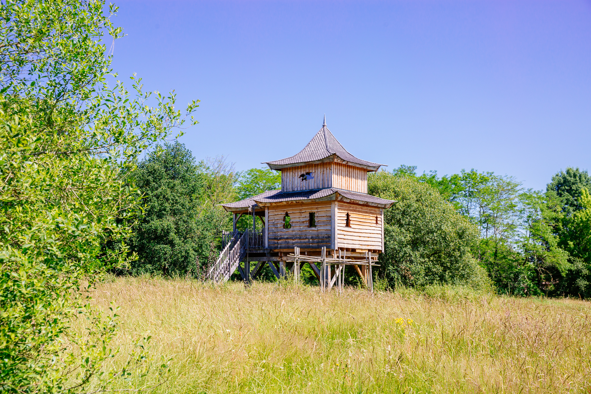 Un temple perché avec spa pour une expérience unique en Aquitaine à Le Nizan — vue intérieure