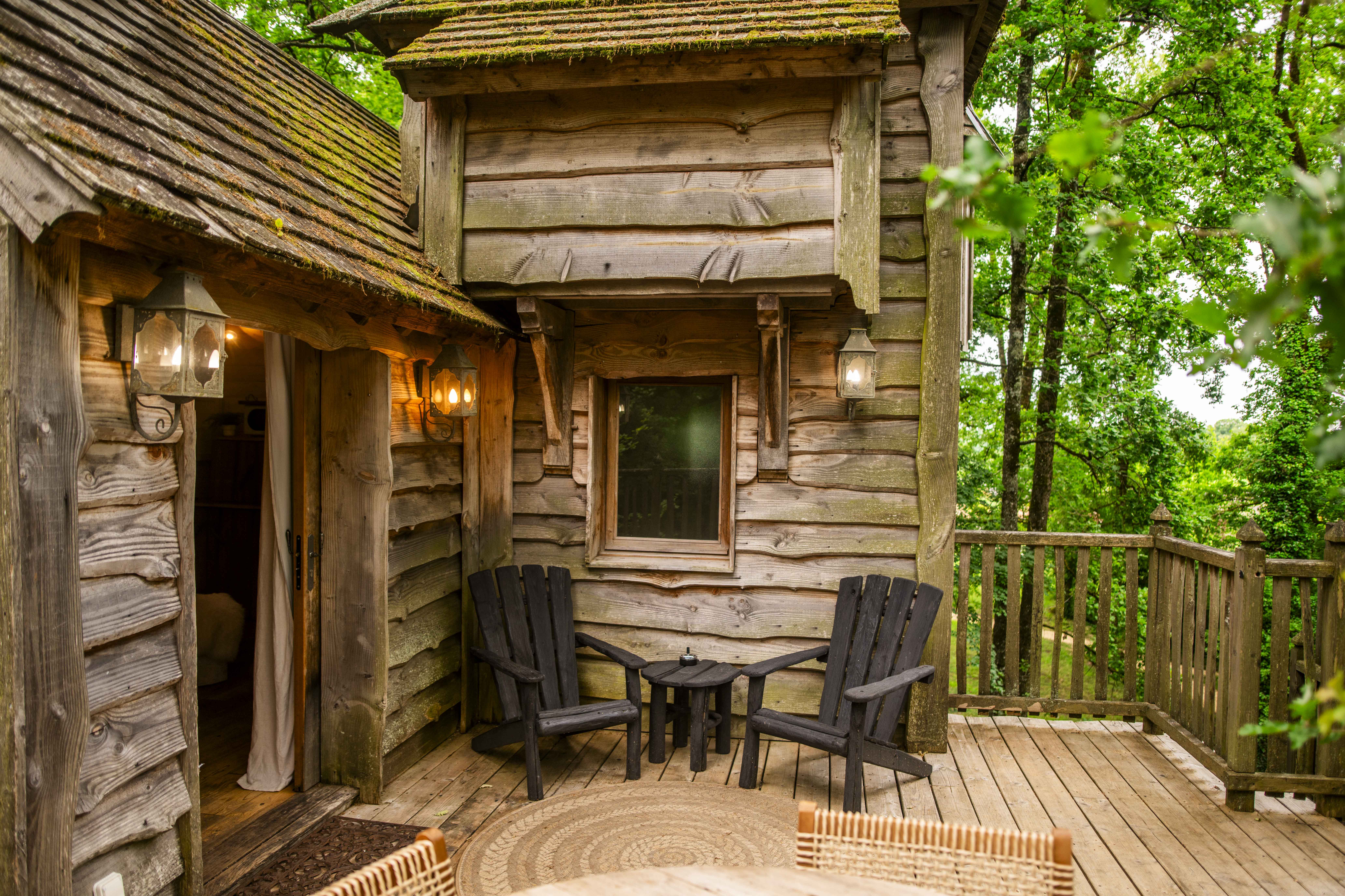 Cabane Château Milandes & Spa : une expérience suspendue en Aquitaine à Beaumontois En Perigord — cuisine