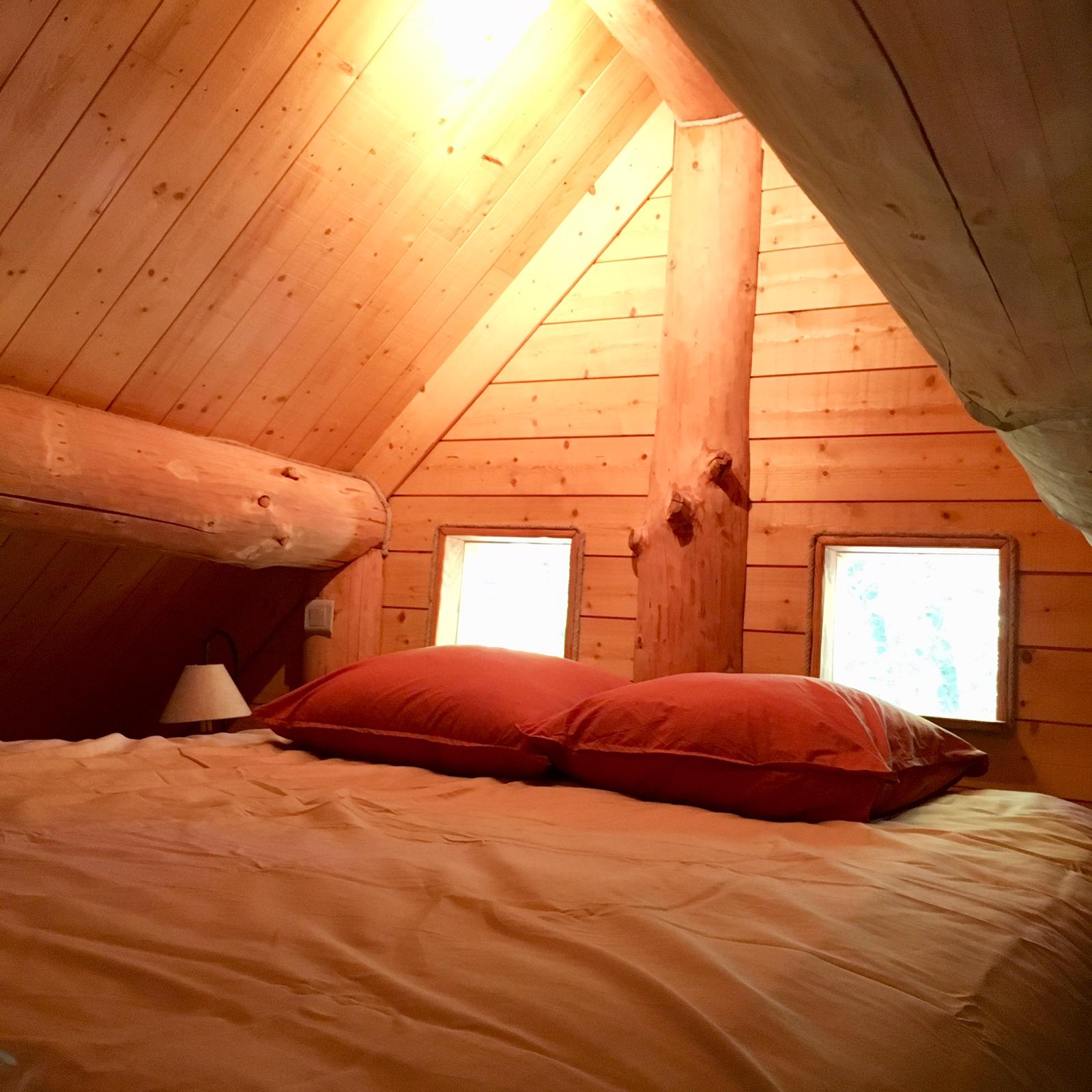 Chalet en rondins — Escapade nature avec spa à Haute-Vienne à Limoges — vue intérieure