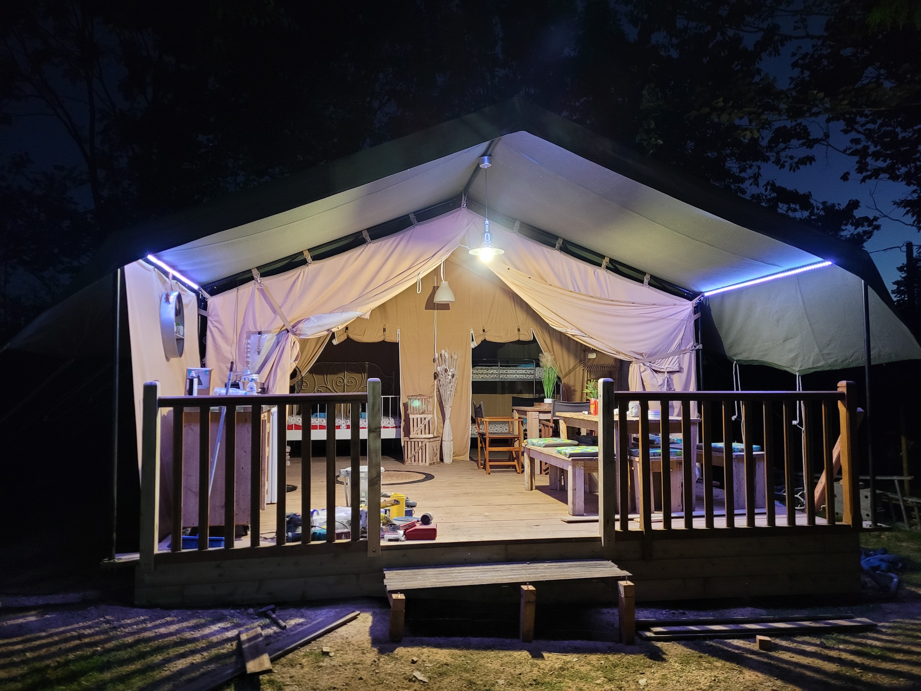 Tente Lodge Safari — Glamping avec spa à Calvados
