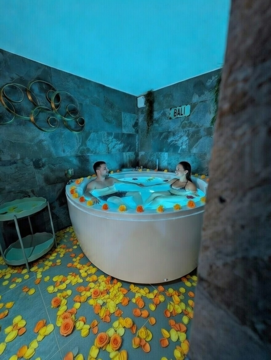Spassionnement Bali — Maison insolite avec spa à Lot-et-Garonne à Clermont-Dessous — vue intérieure