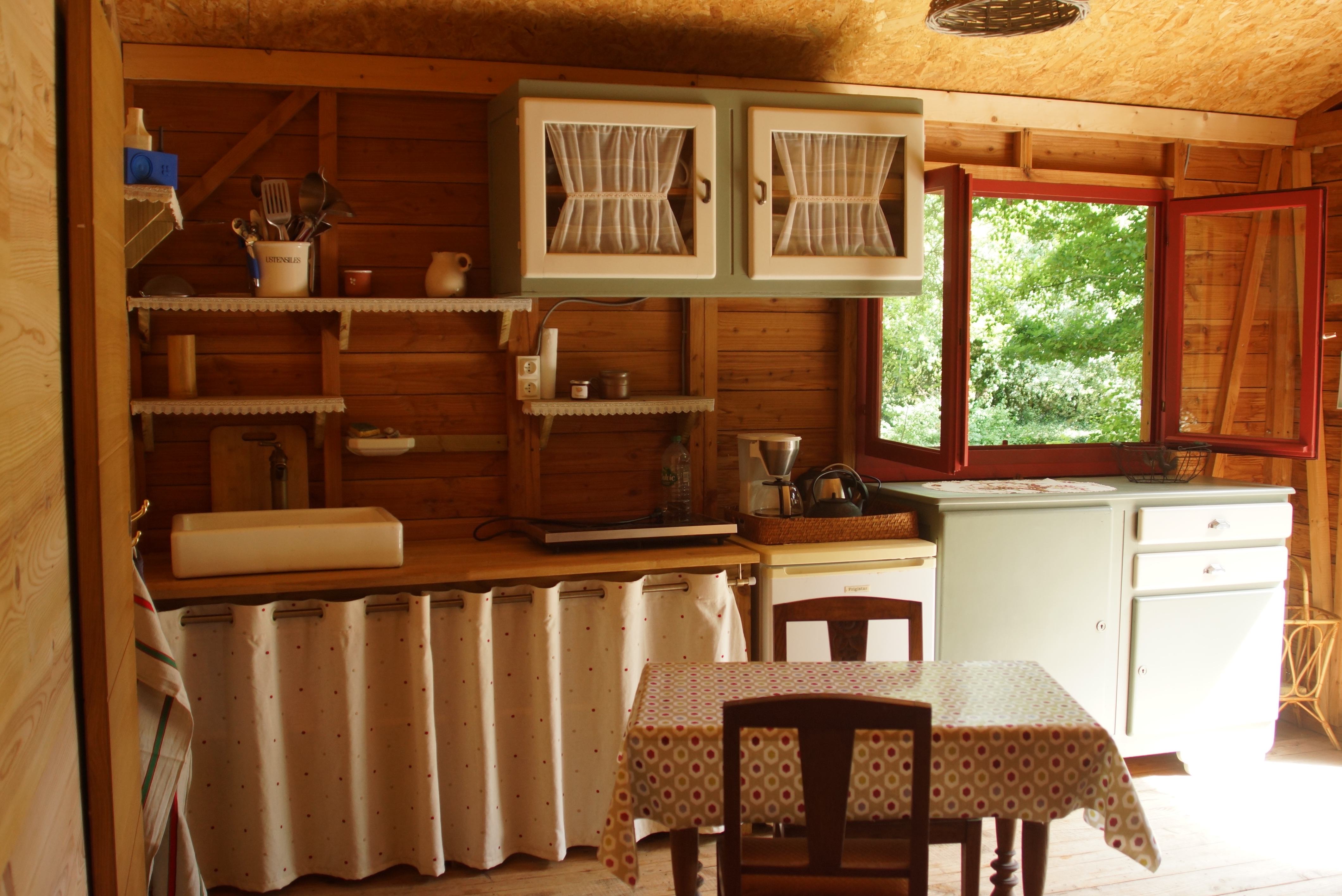 Le Chalet de l'étang — Cabane avec spa à Loire-Atlantique à Saint-Lumine-De-Clisson — espace de vie