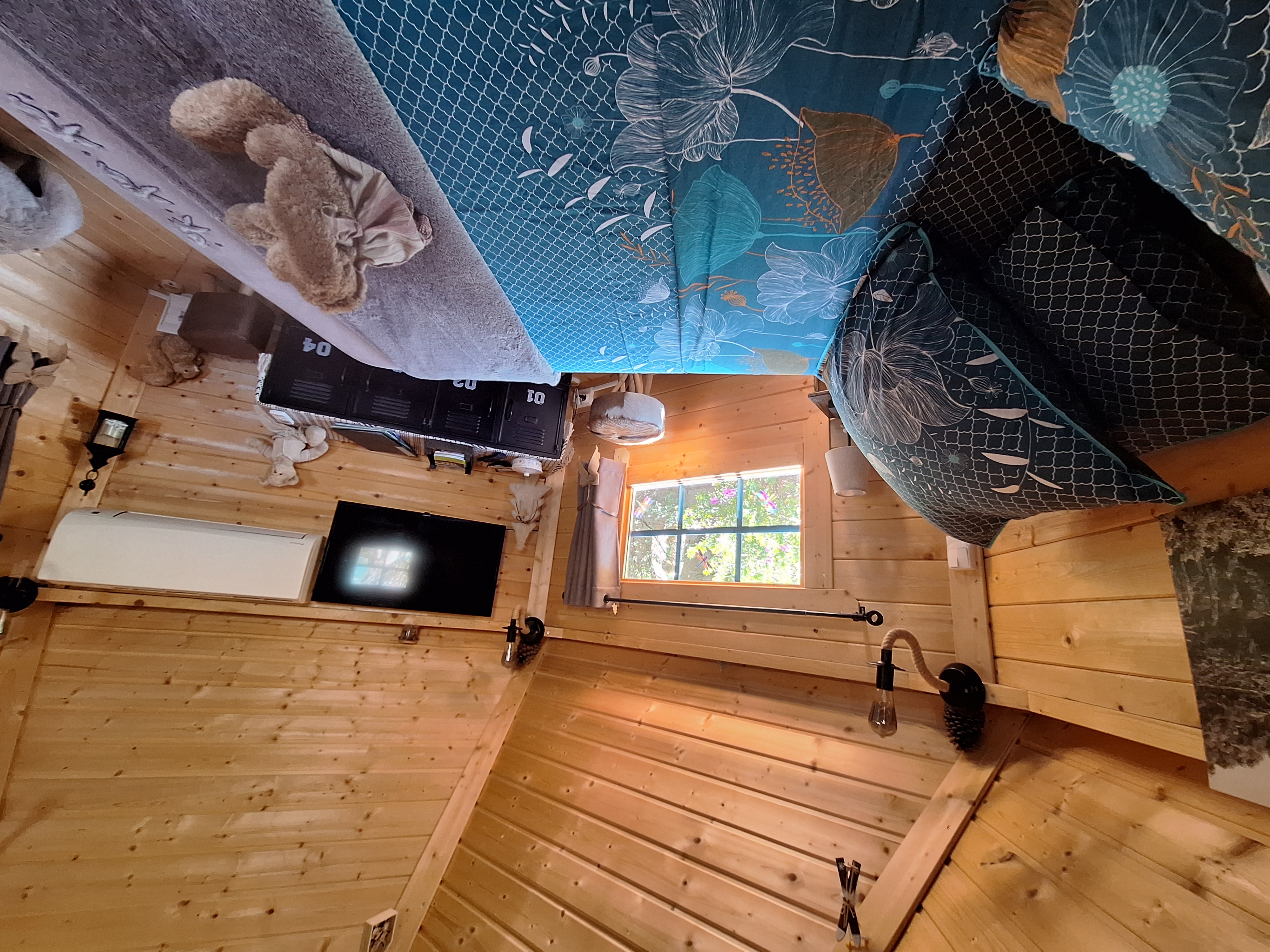 La Cabane de Mes Rêves — Cabane avec spa à Saint-Jean-du-Gard à Saint-Jean-du-Gard — vue depuis la terrasse