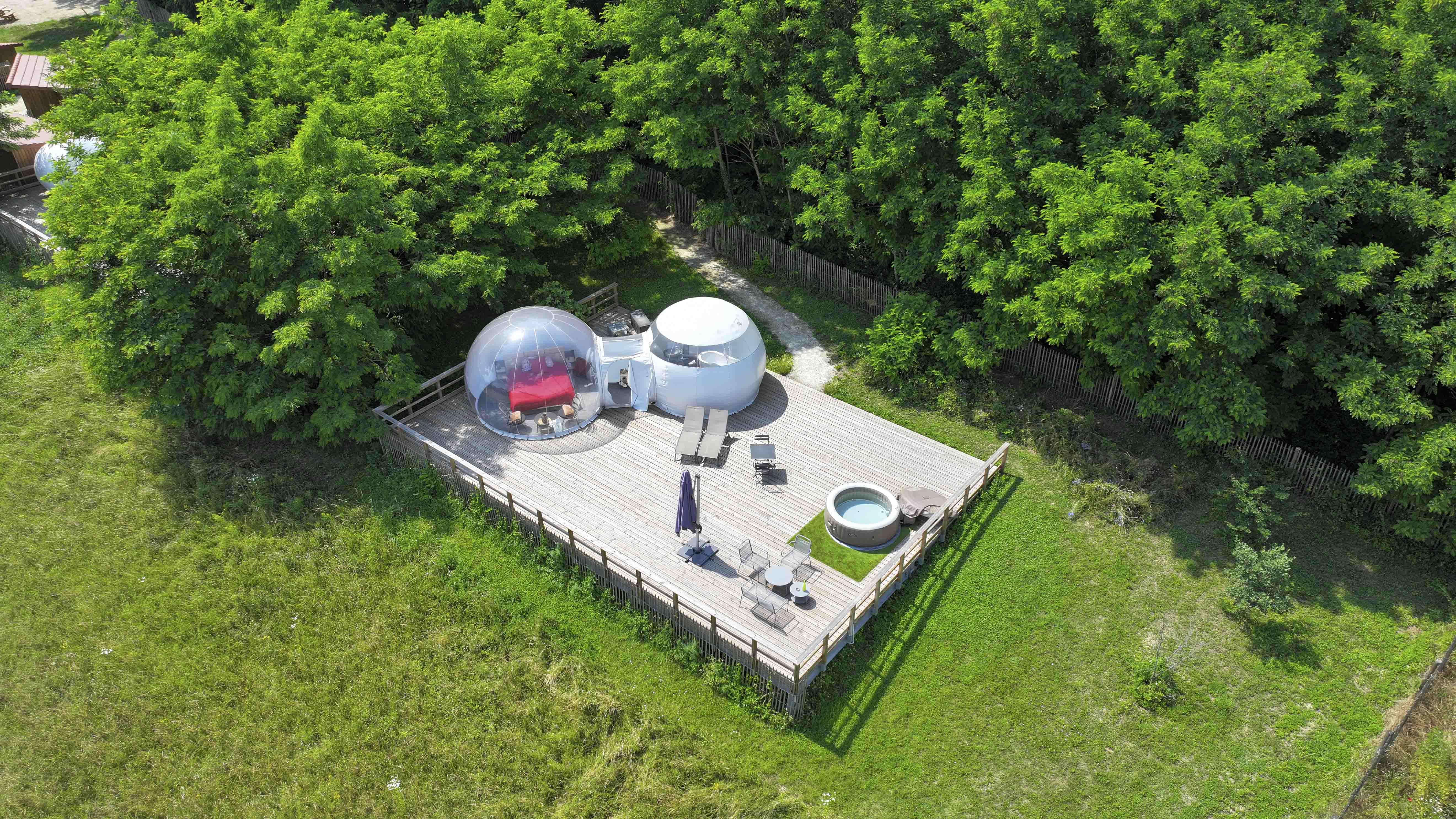 Évasion romantique dans une bulle avec spa en Rhône-Alpes