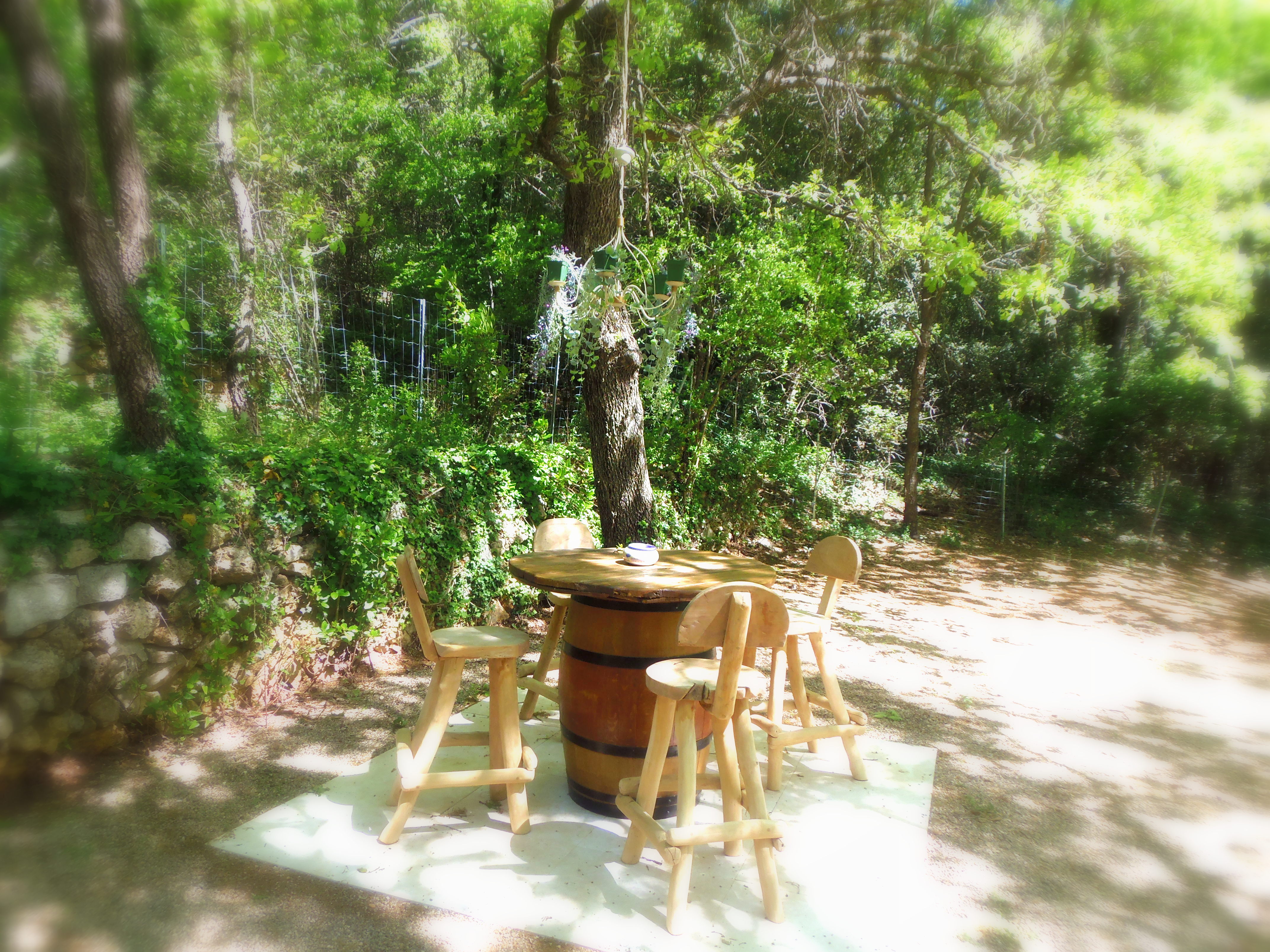 Le Bastidon de l'Ange : un cabanon enchanteur en Provence à Méounes-Les-Montrieux — environnement naturel