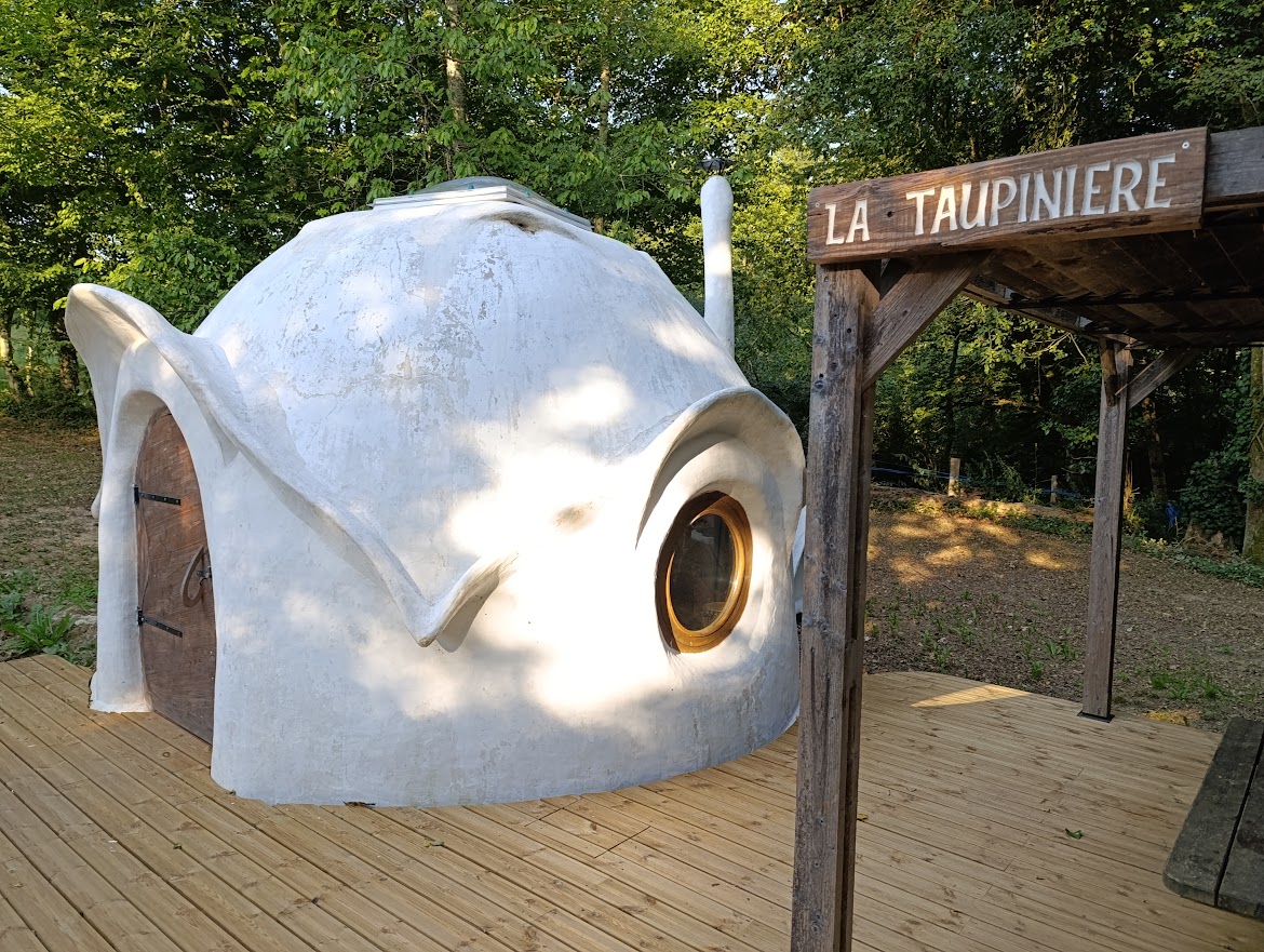 La Taupinière — Maison insolite avec spa à La Clauzade, Corrèze