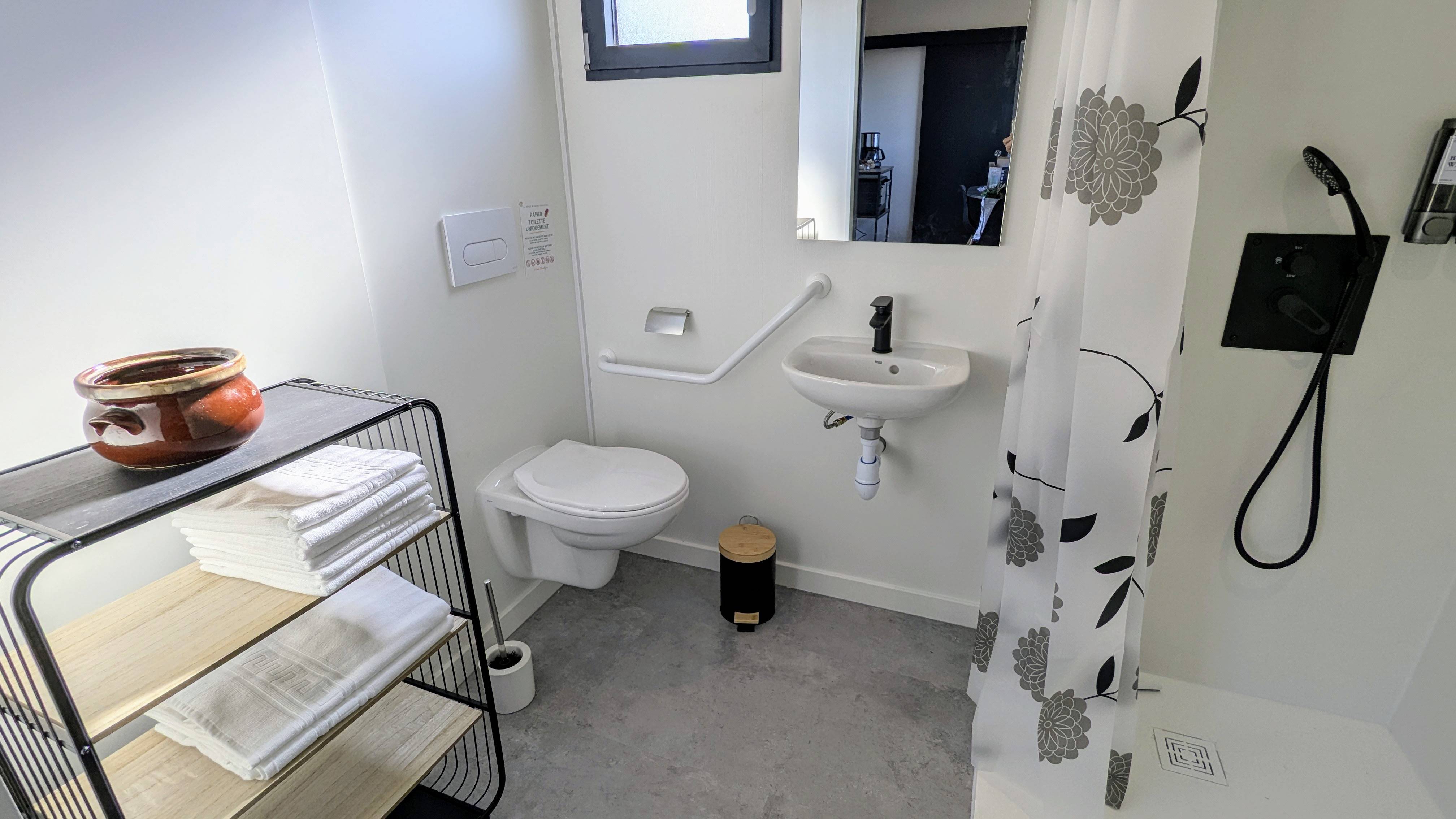 Ecolodge Le Pinot Meunier — Séjour avec spa à 2 pas de Nigloland à Dolancourt — salle de bain