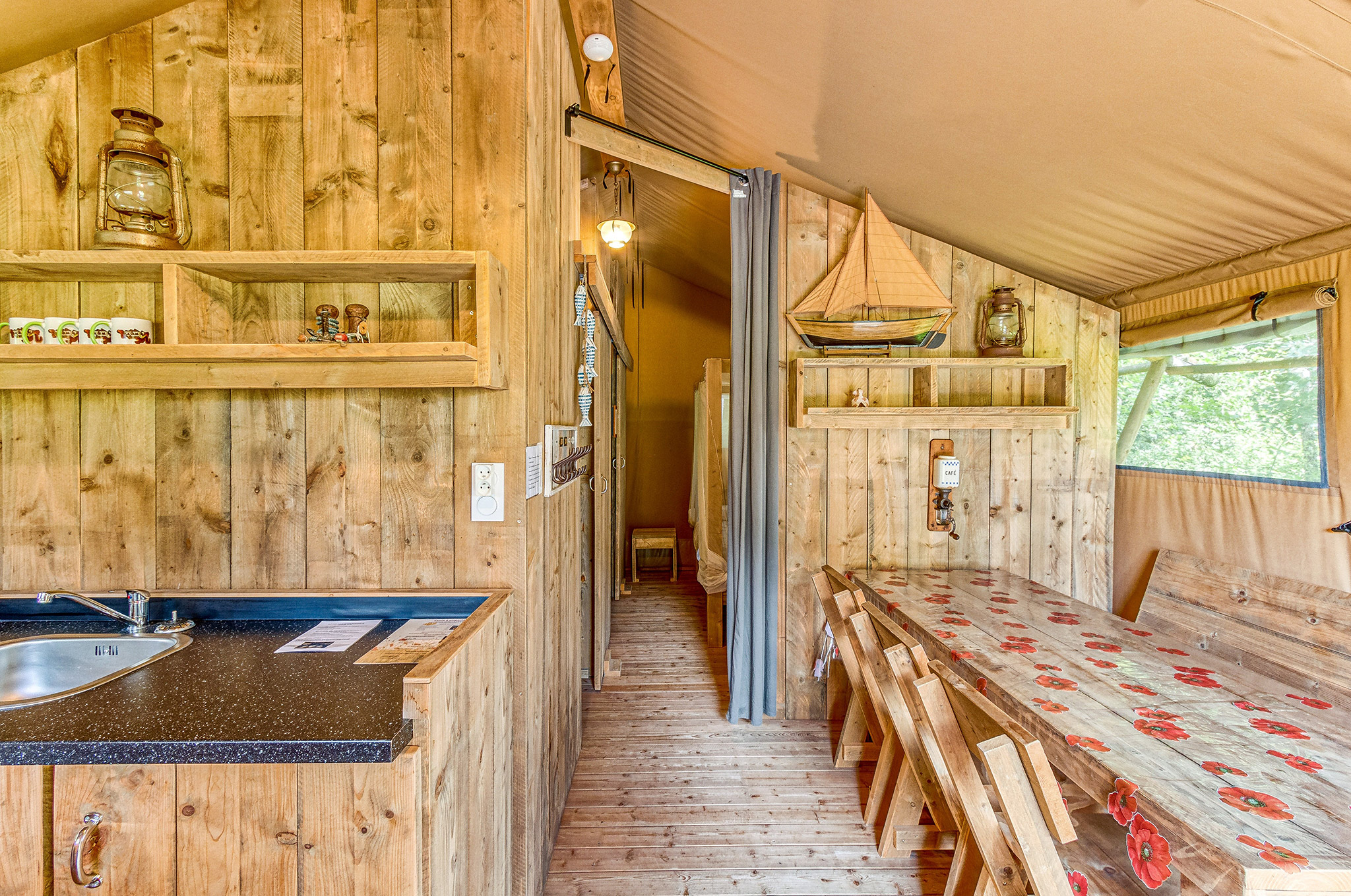 Le Lodge Spa de l'étang : une expérience unique en pleine nature à Descartes — salle de bain