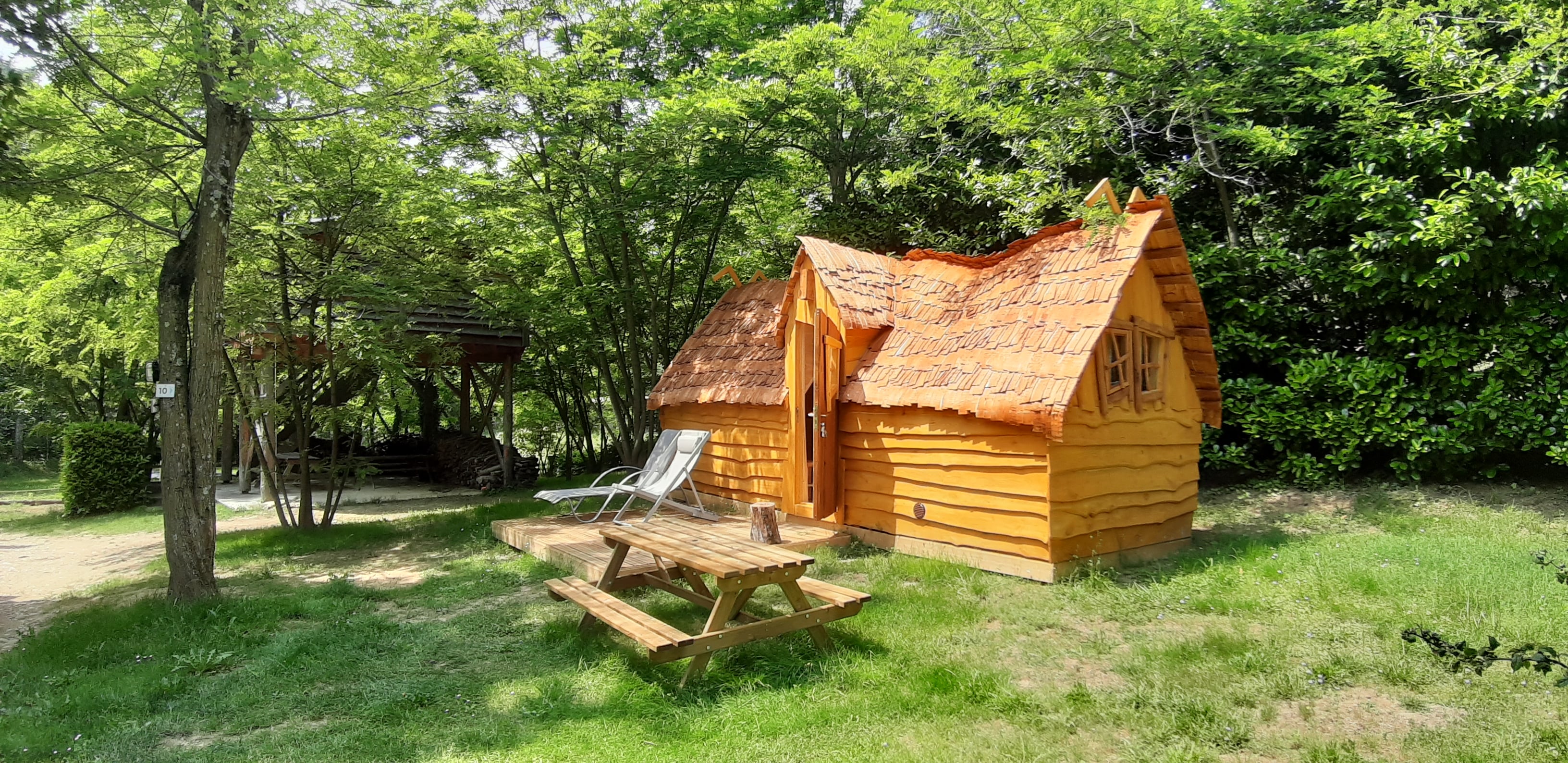 Évasion enchantée dans une cabane magique pour 4 personnes