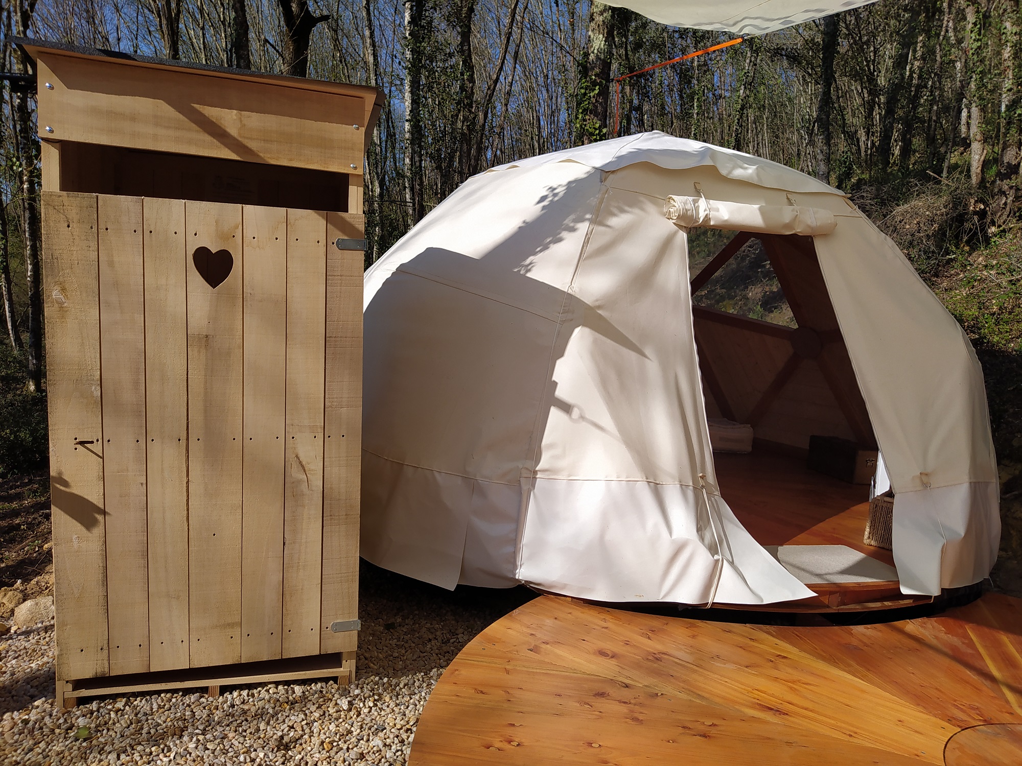 Le Dôme de la Maison de Tari — Nuit insolite avec spa en Dordogne à Périgueux — vue depuis la terrasse