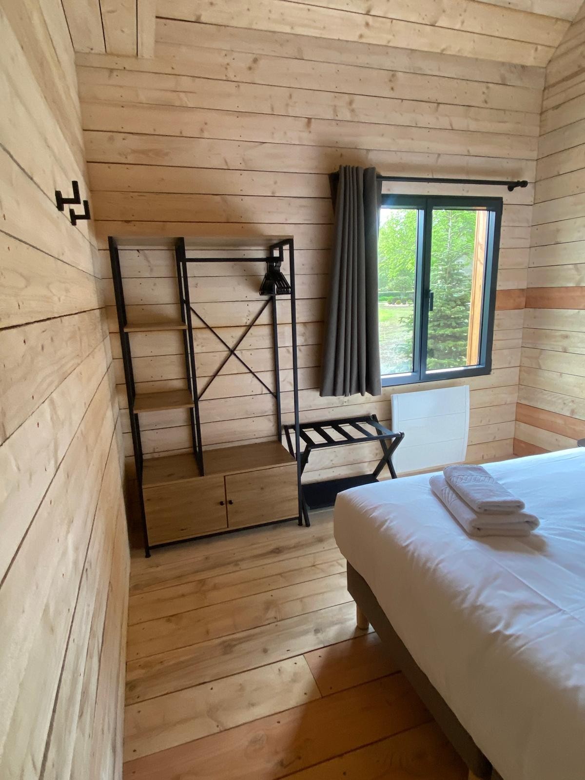 Le Refuge des Saisons — Cabane avec spa à Compiègne (Oise) à Compiègne — salle de bain