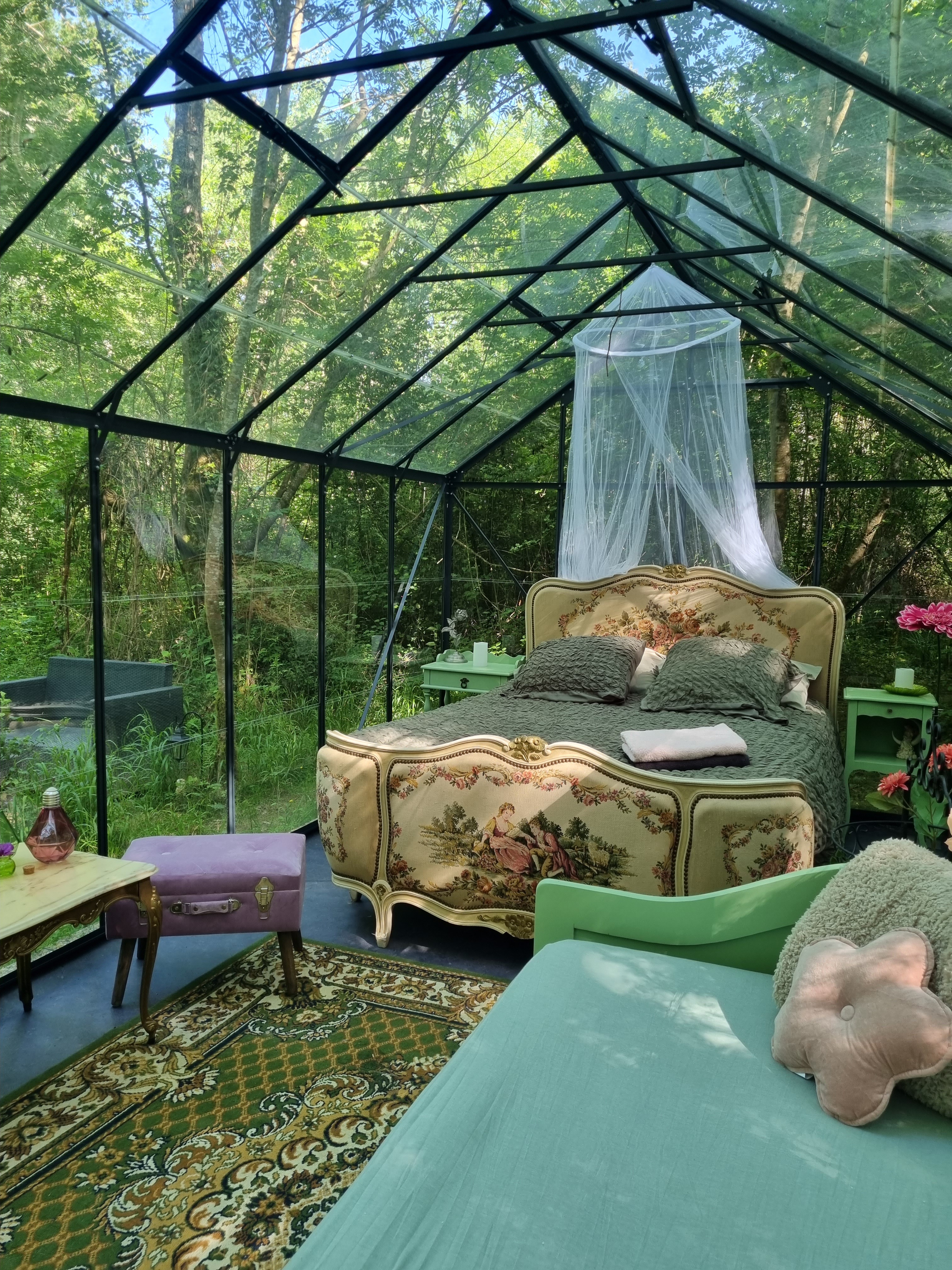 La Serre en pleine nature — Hébergement insolite avec spa à Pyrénées-Atlantiques à Pau — chambre