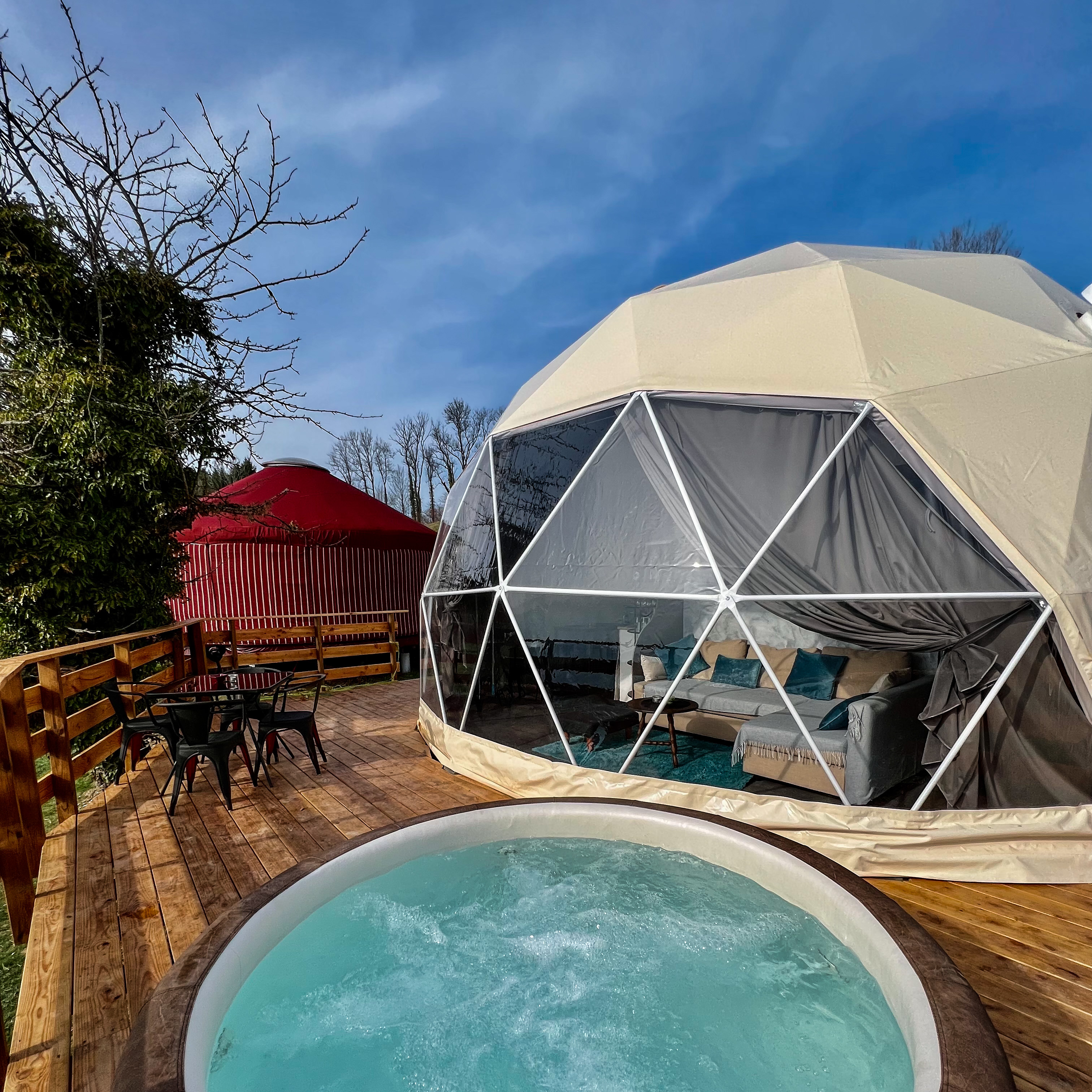 Cocoon et spa privatif — Dôme avec vue panoramique à l'Isère à Saint-Quentin-sur-Isère — vue intérieure