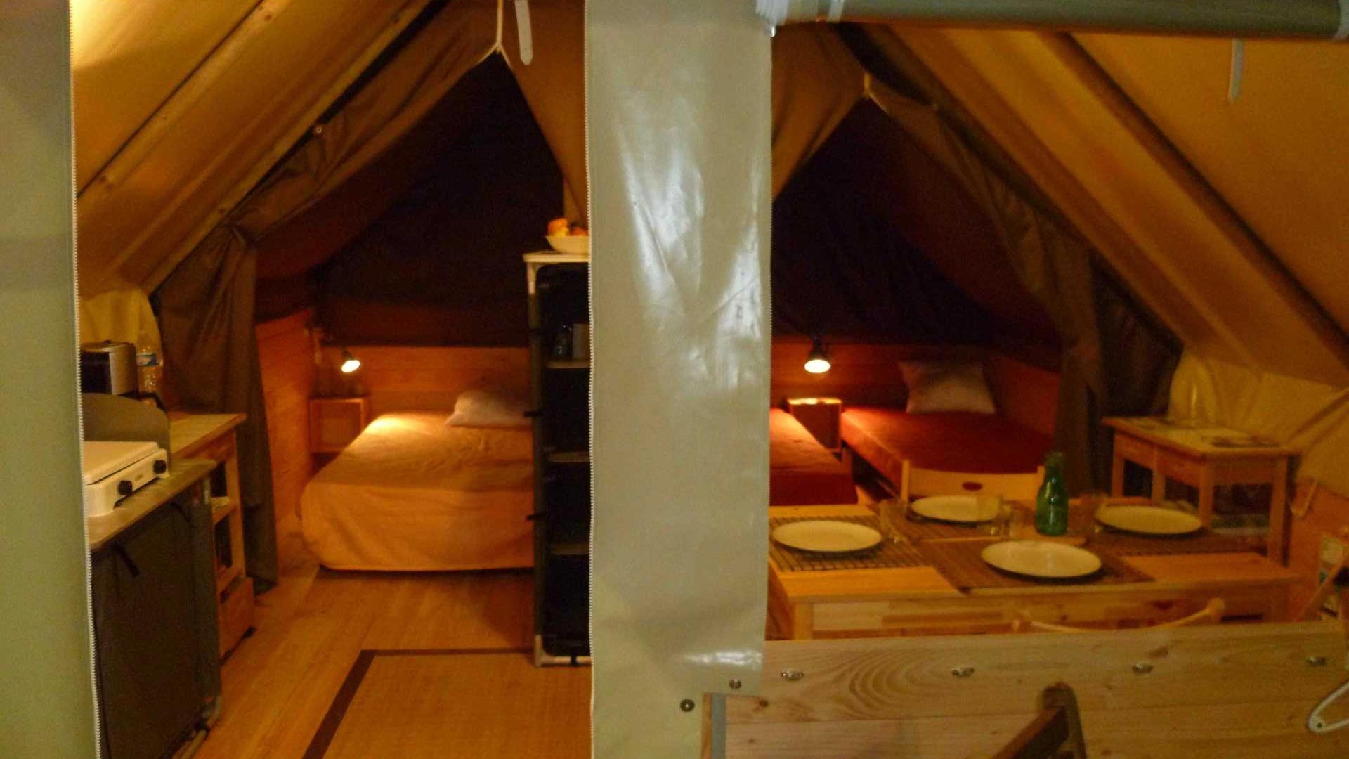 La Tente Amazone : une expérience immersive en pleine nature à Chamalières-Sur-Loire — espace de vie