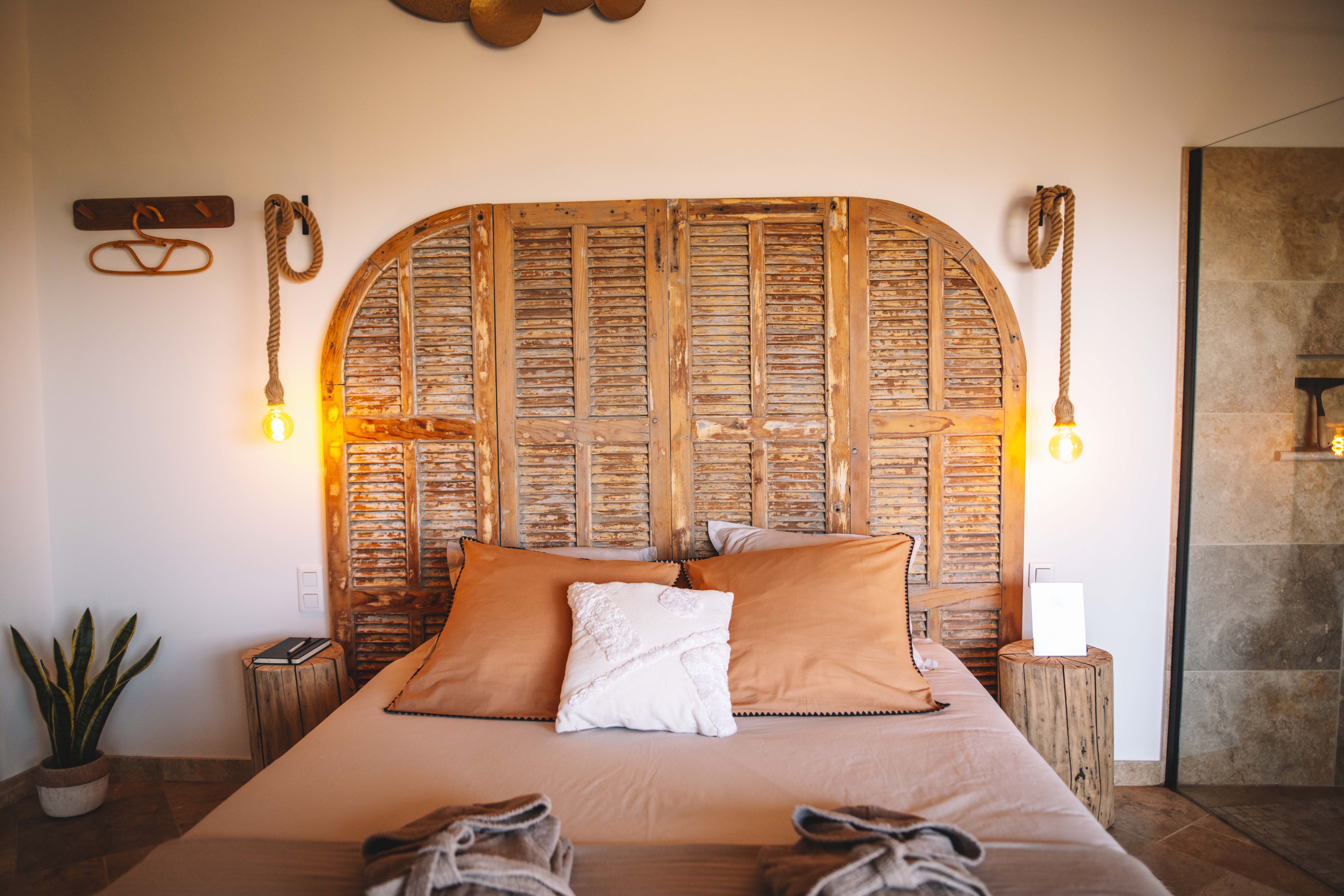 LE CABANON 2.42 — Cabanon avec spa et vue imprenable à Vaucluse à Fontaine-de-Vaucluse — environnement naturel