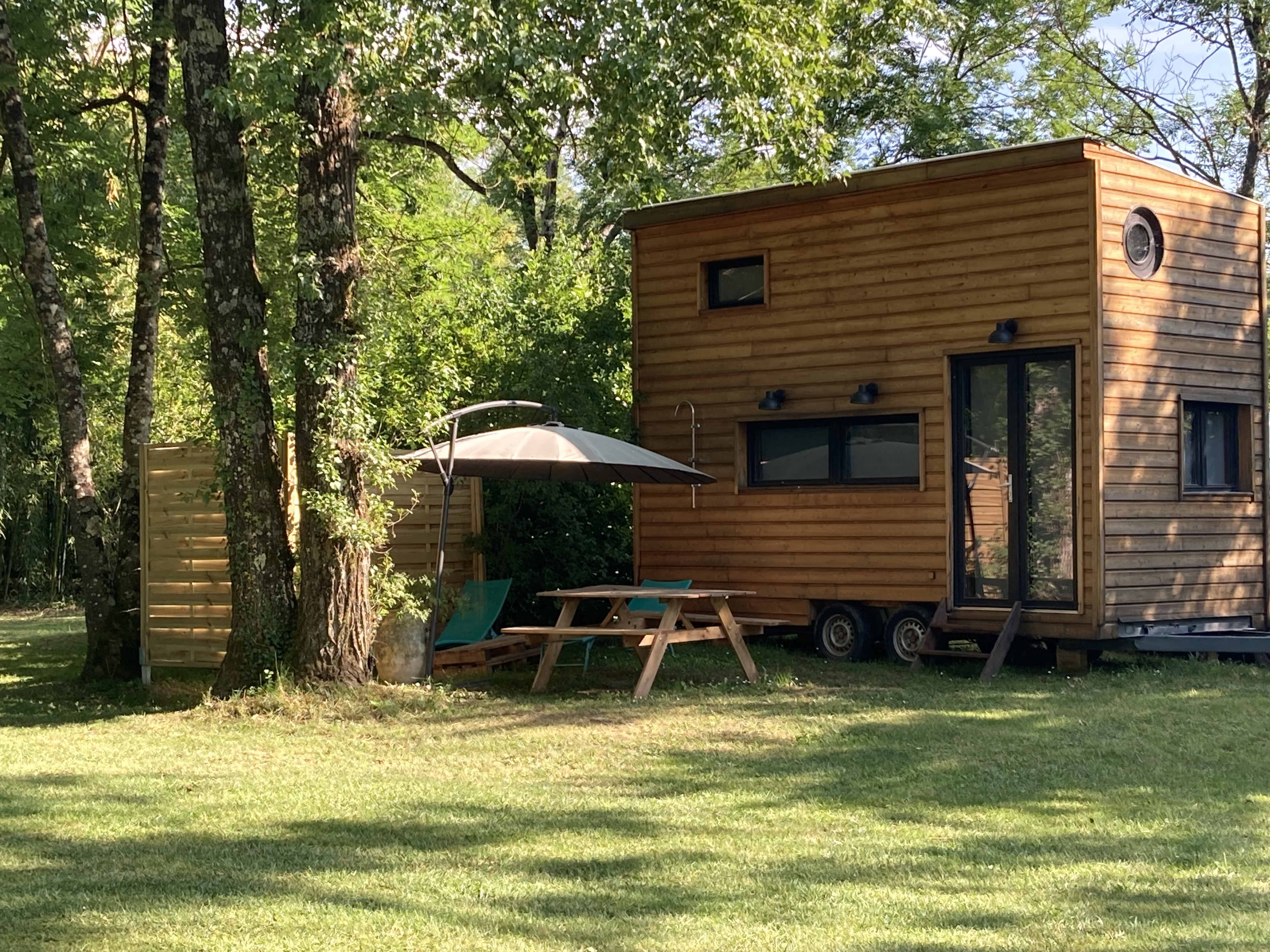 Tiny House de la Gravière : une évasion moderne en Franche-Comté — Tiny House à Nevy Les Dole