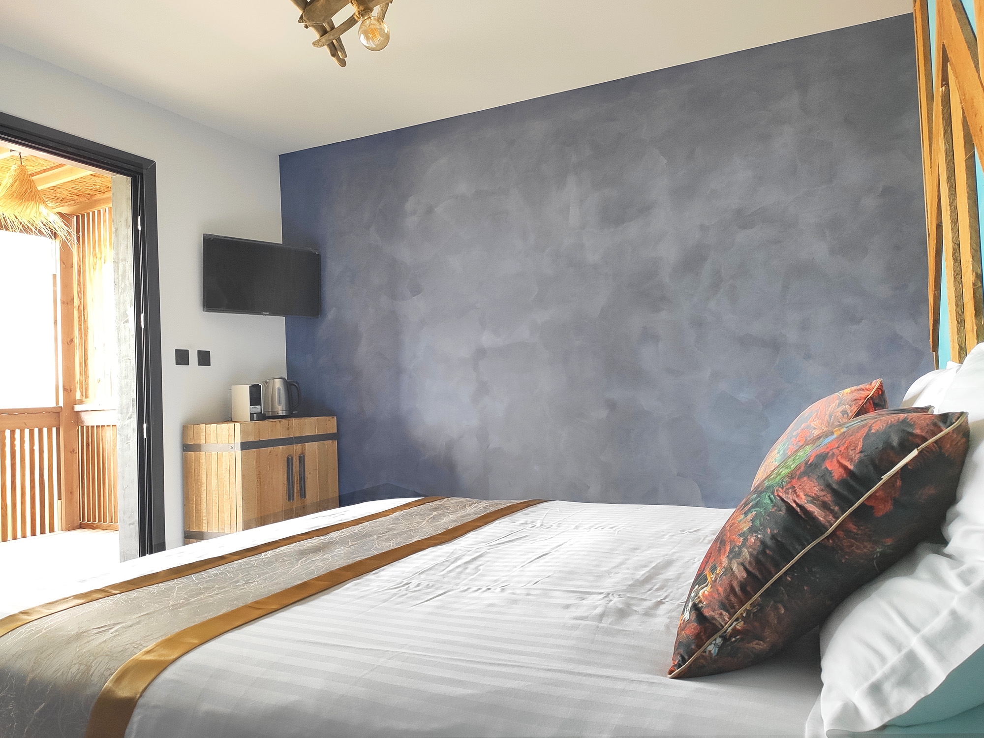 Chambre Cocoon Kyoto & Spa — Cabane avec jacuzzi à Gard à Saint-Jean-du-Gard — salle de bain