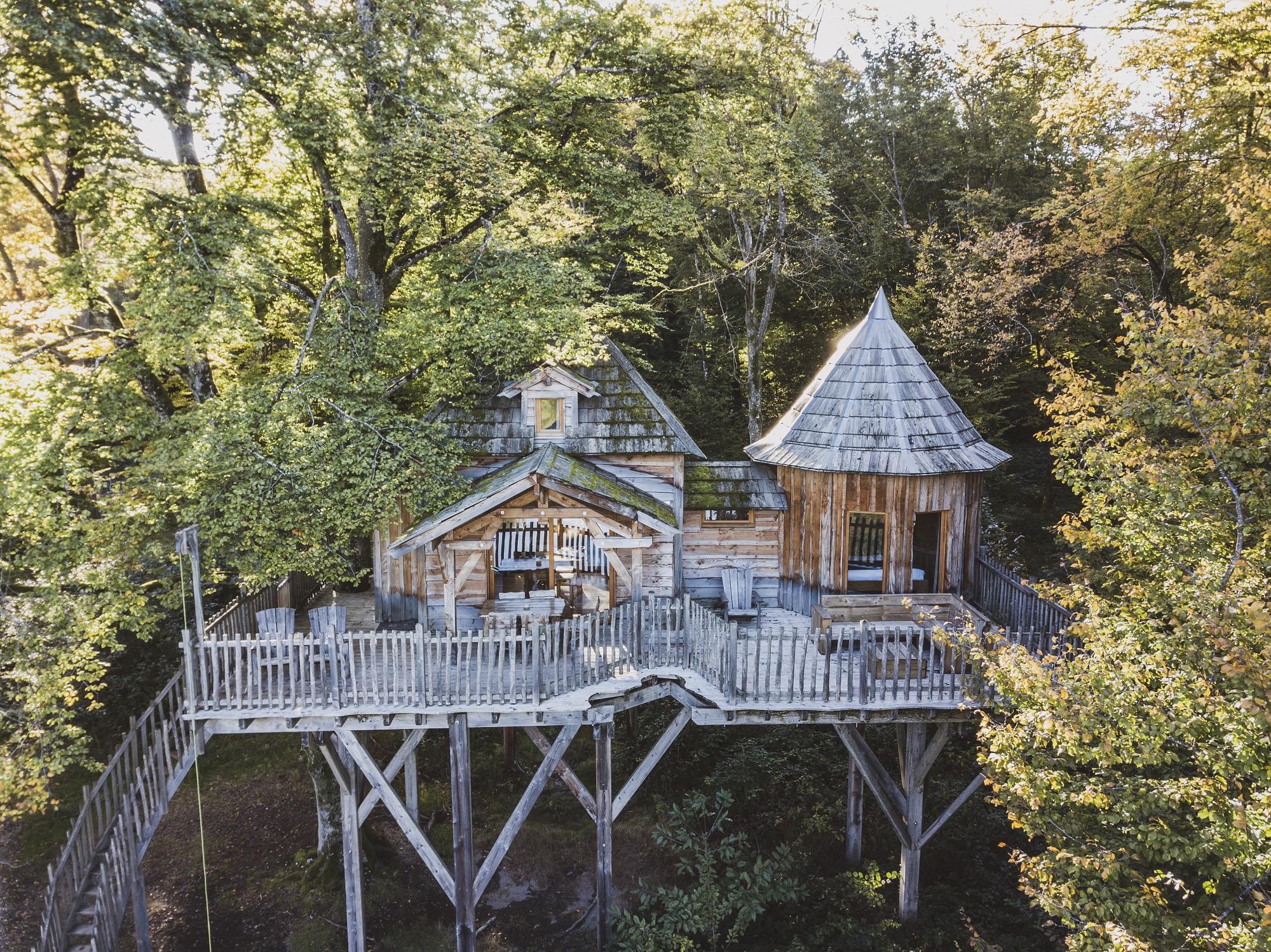 Cabane Spa Repaire : une expérience unique dans les arbres