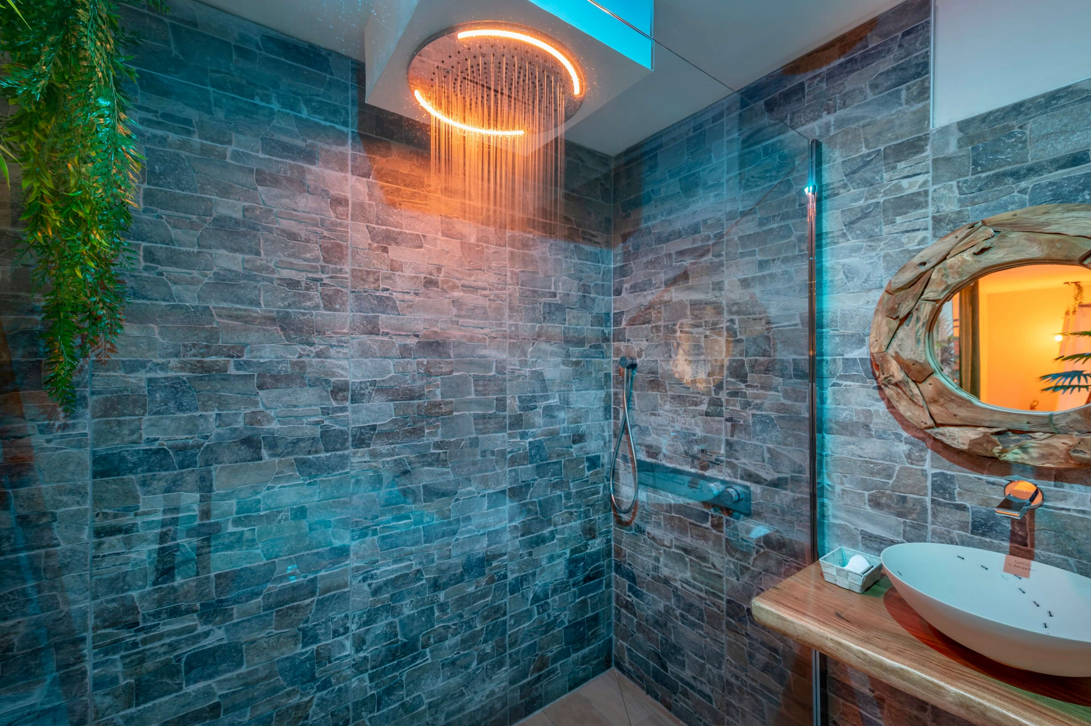 Suite Romantique Lost Paradise — Évasion avec Spa à Nord à Dunkerque — espace de vie