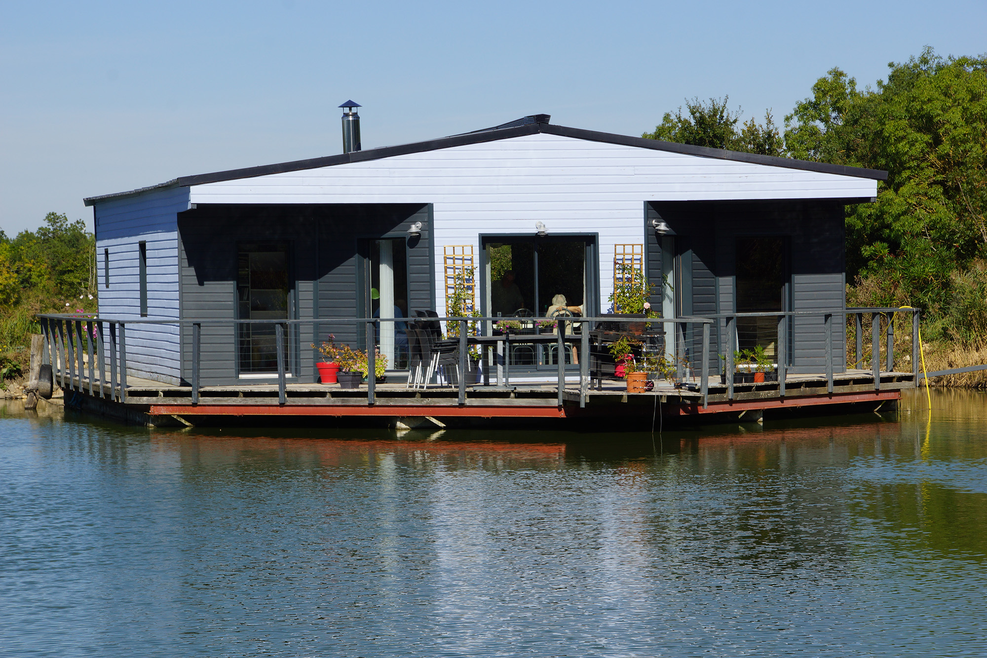 Une évasion flottante : cabane sur l'eau en Pays de la Loire