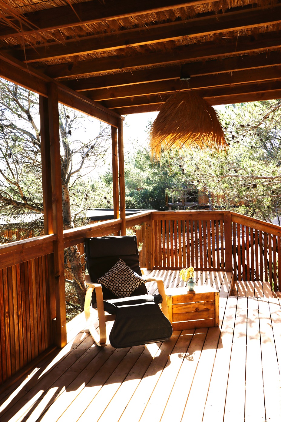 Cabane Jacuzzi — Nuit romantique avec spa à Gard à Nîmes — chambre