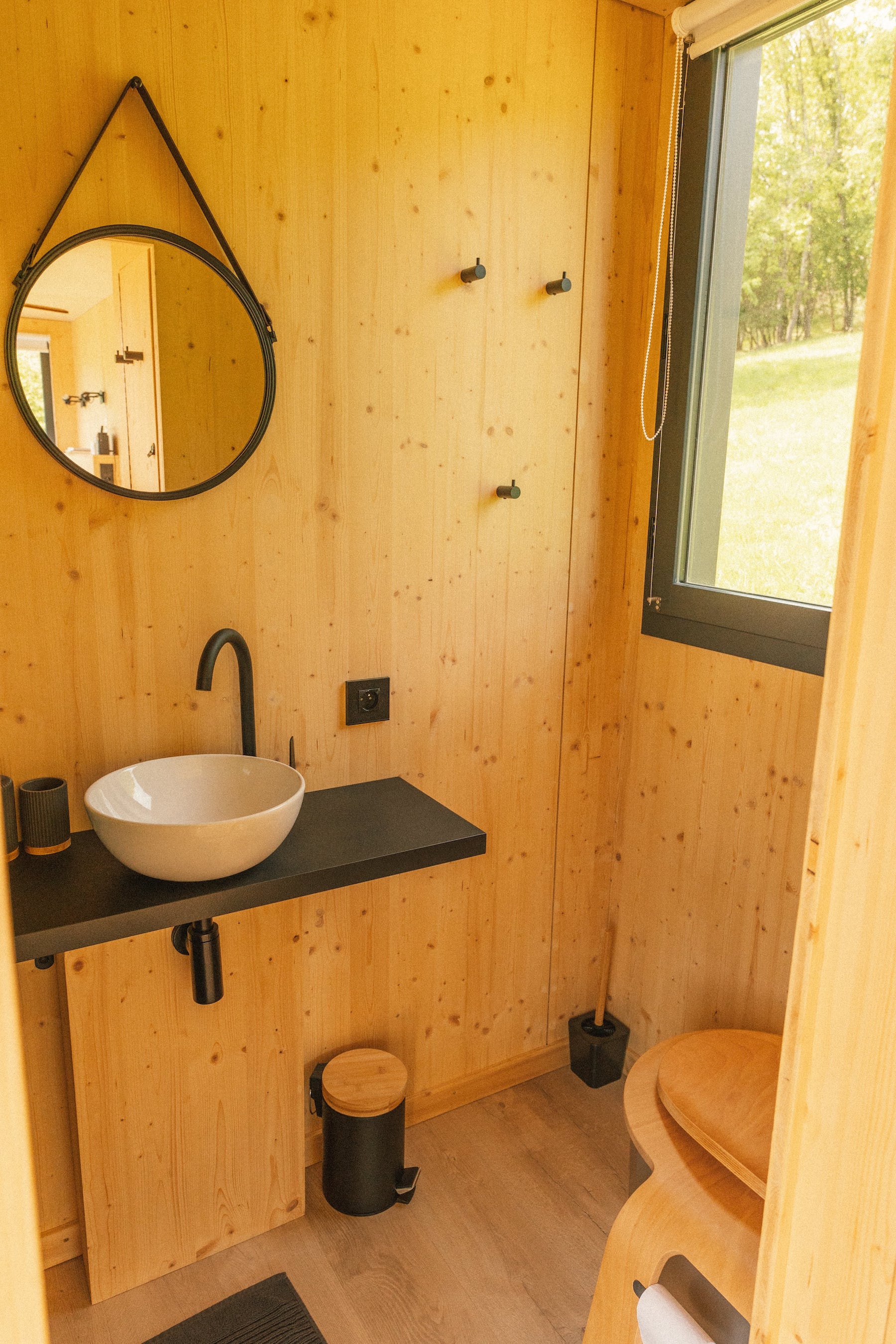 Tiny house moderne au pied du Mont Ventoux à Le Barroux — environnement naturel