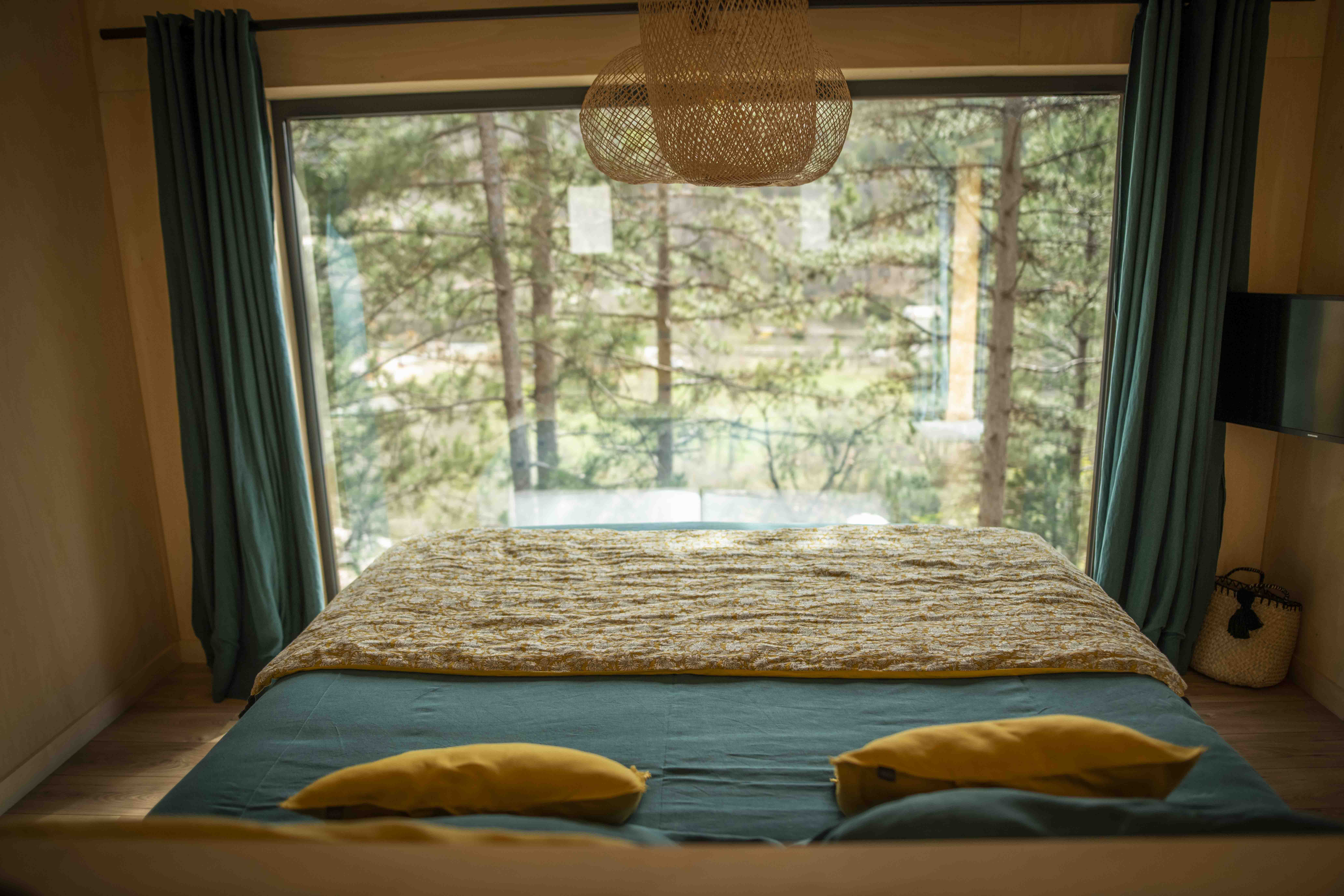 Cabane La Parenthèse — Nuit avec spa privatif à Dieulefit (Drôme) à Dieulefit — détail architectural