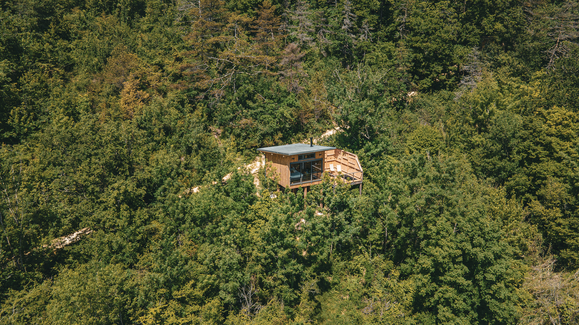 Le Carrelet 3 : une cabane sur pilotis au cœur de l'Aquitaine