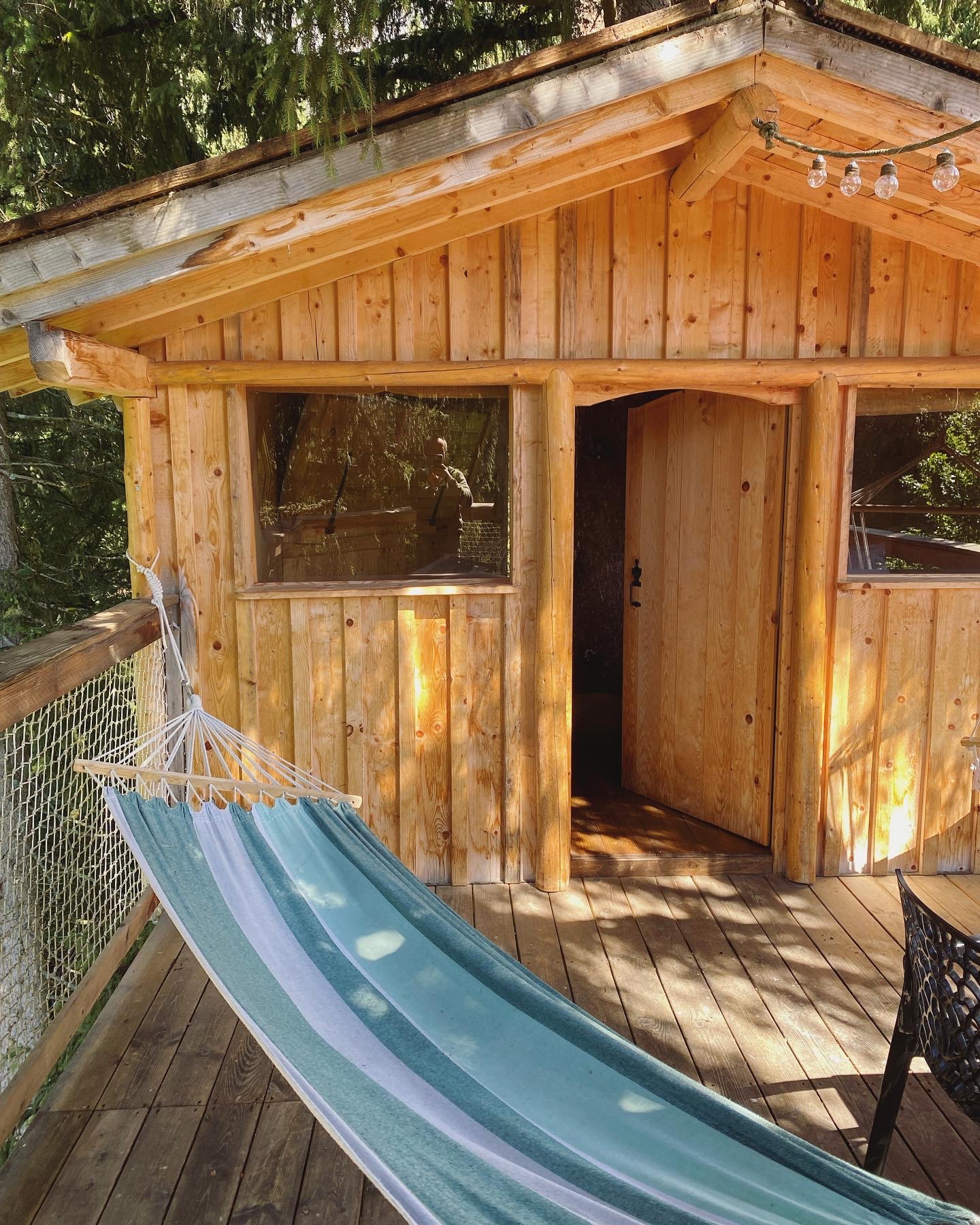 Cabane la 3 Monts — Nuit perchée à 10m face au Mont Blanc en Haute-Savoie à Chamonix-Mont-Blanc — vue intérieure