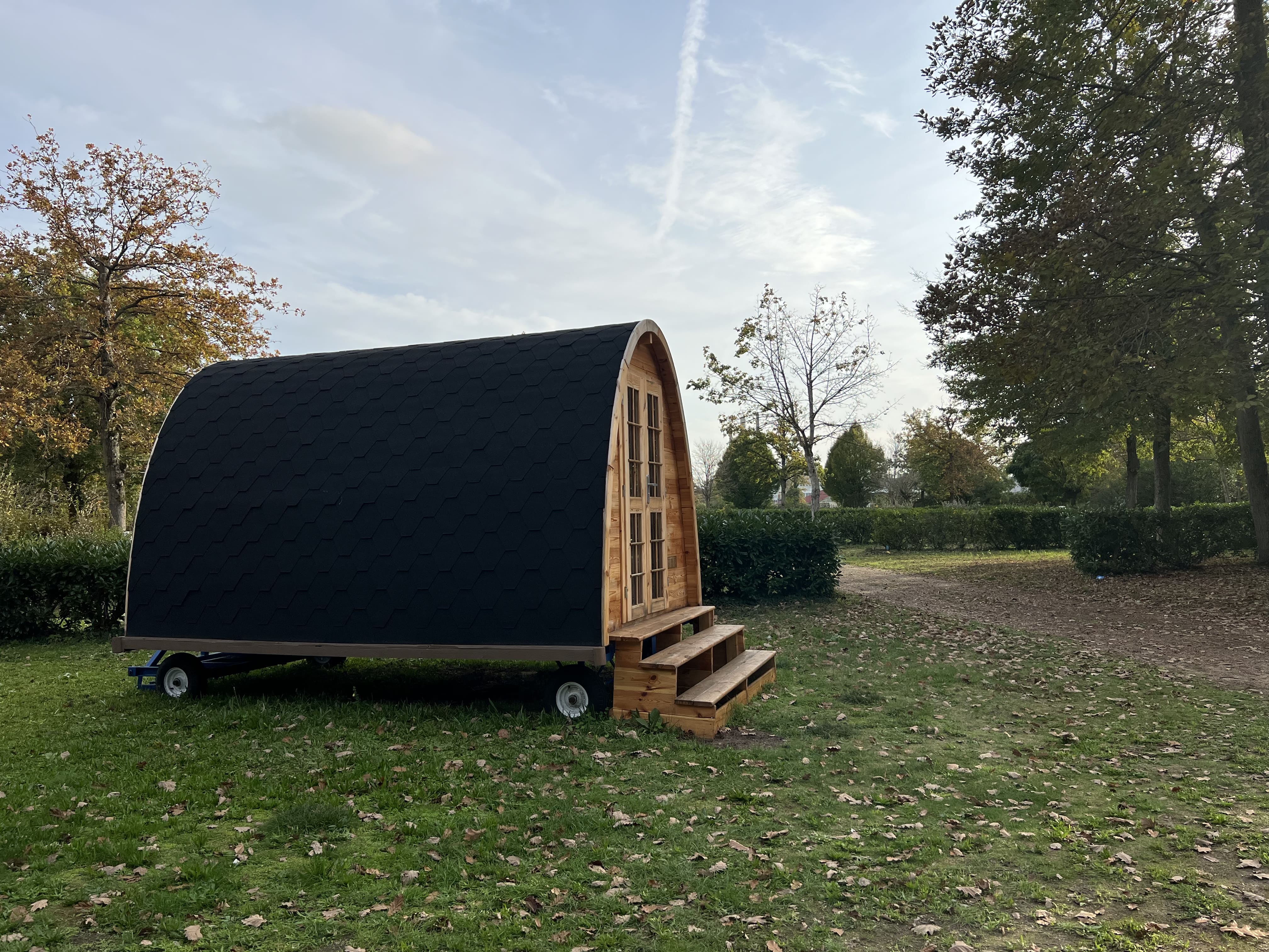 Séjournez dans un pod enchanteur en Île-de-France à Bagneaux-Sur-Loing — espace de vie