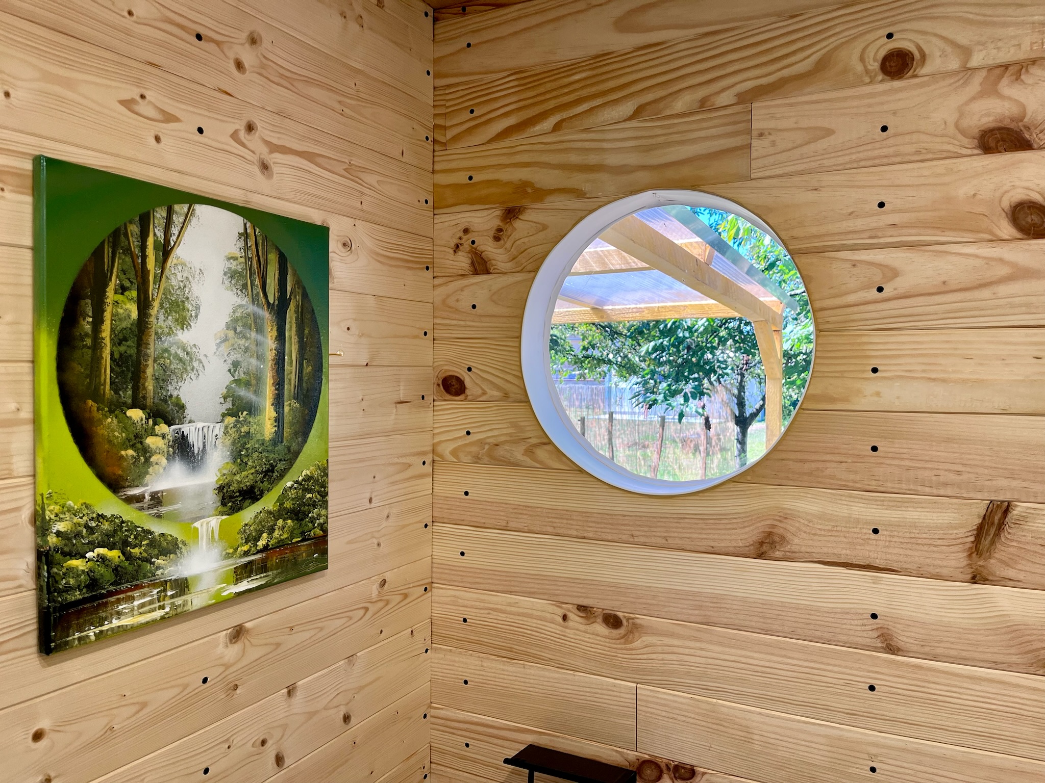 La Family sCarabane & Spa : une escapade unique en Bourgogne à Sassenay — détail architectural