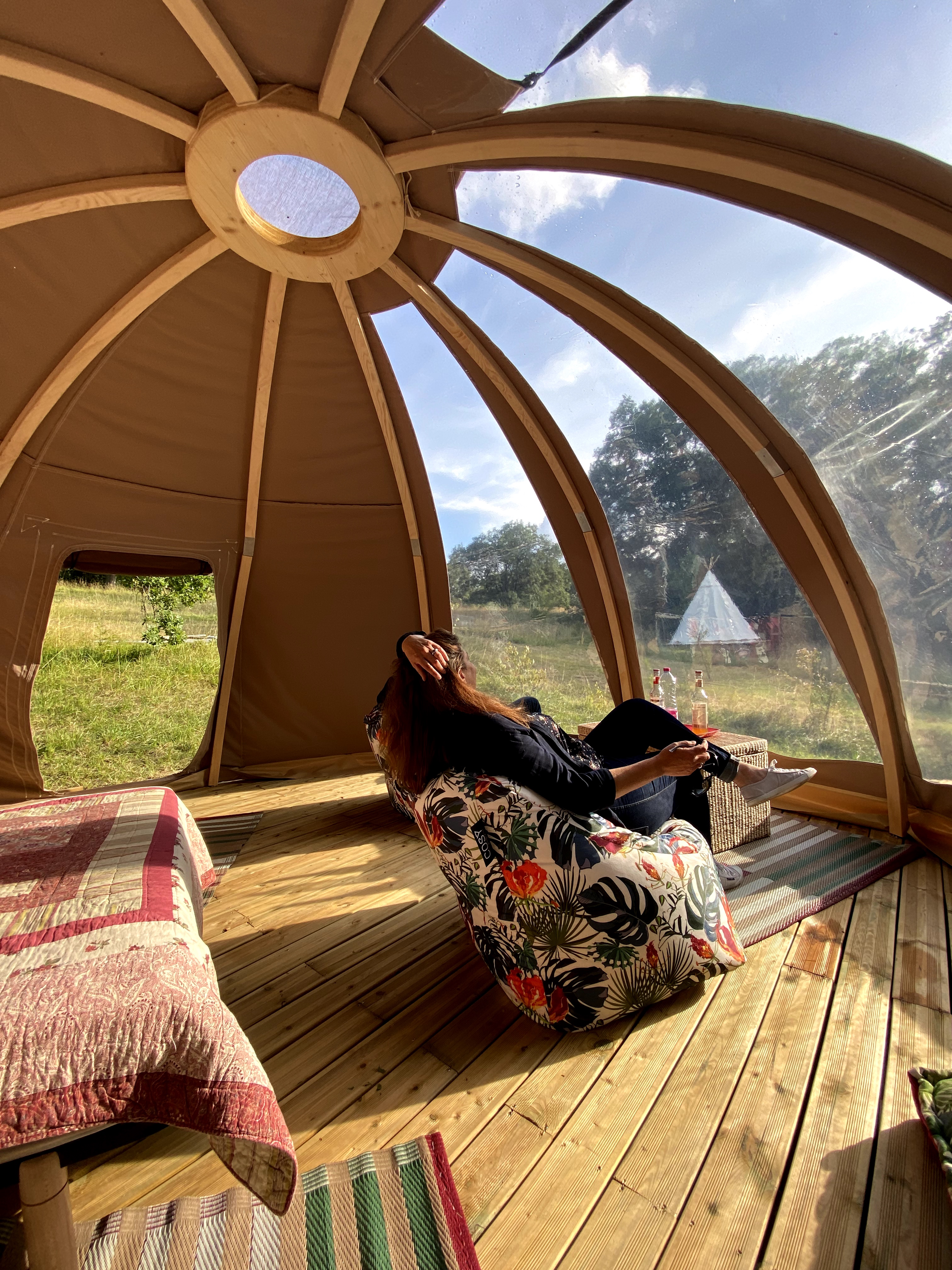 Séjournez dans une tente wigwam au cœur de la nature à Savonnières — chambre