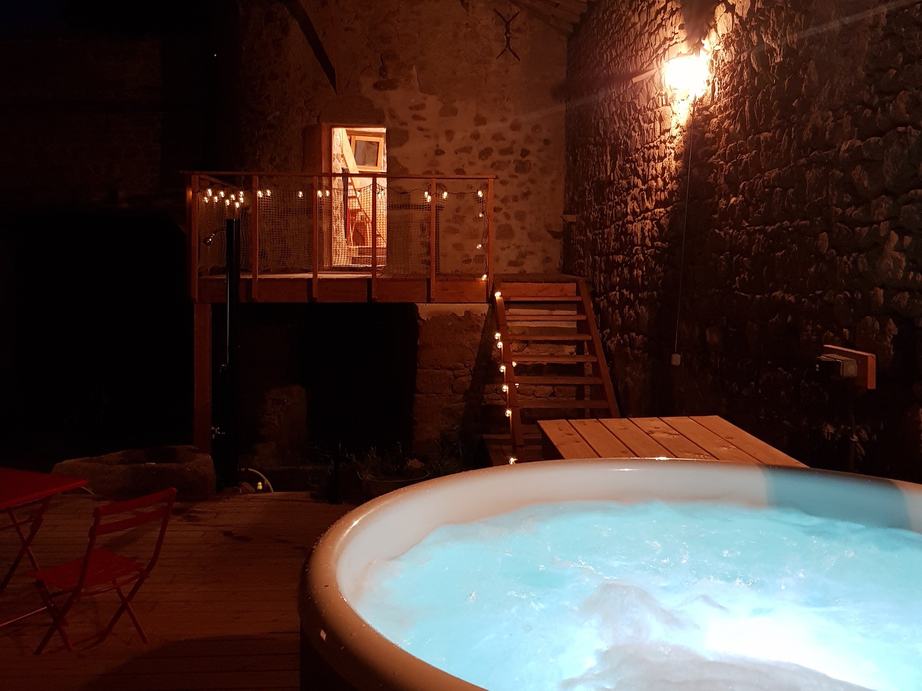 La Tour du Canet & Spa : une escapade romantique au cœur des Alpes à Longessaigne — environnement naturel