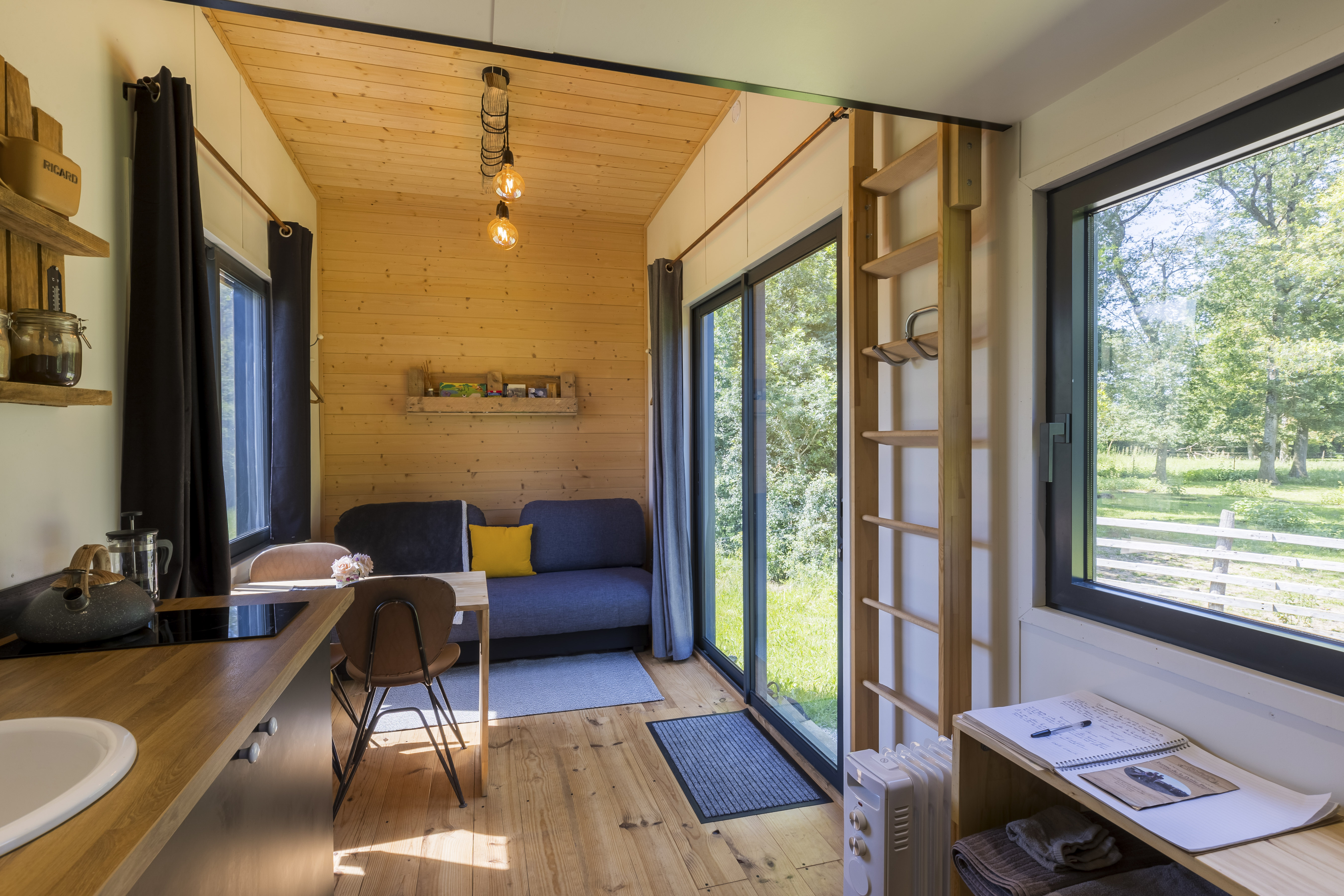 Tiny house La Chèvrerie : une escapade moderne à deux pas de Montargis à Girolles — vue depuis la terrasse