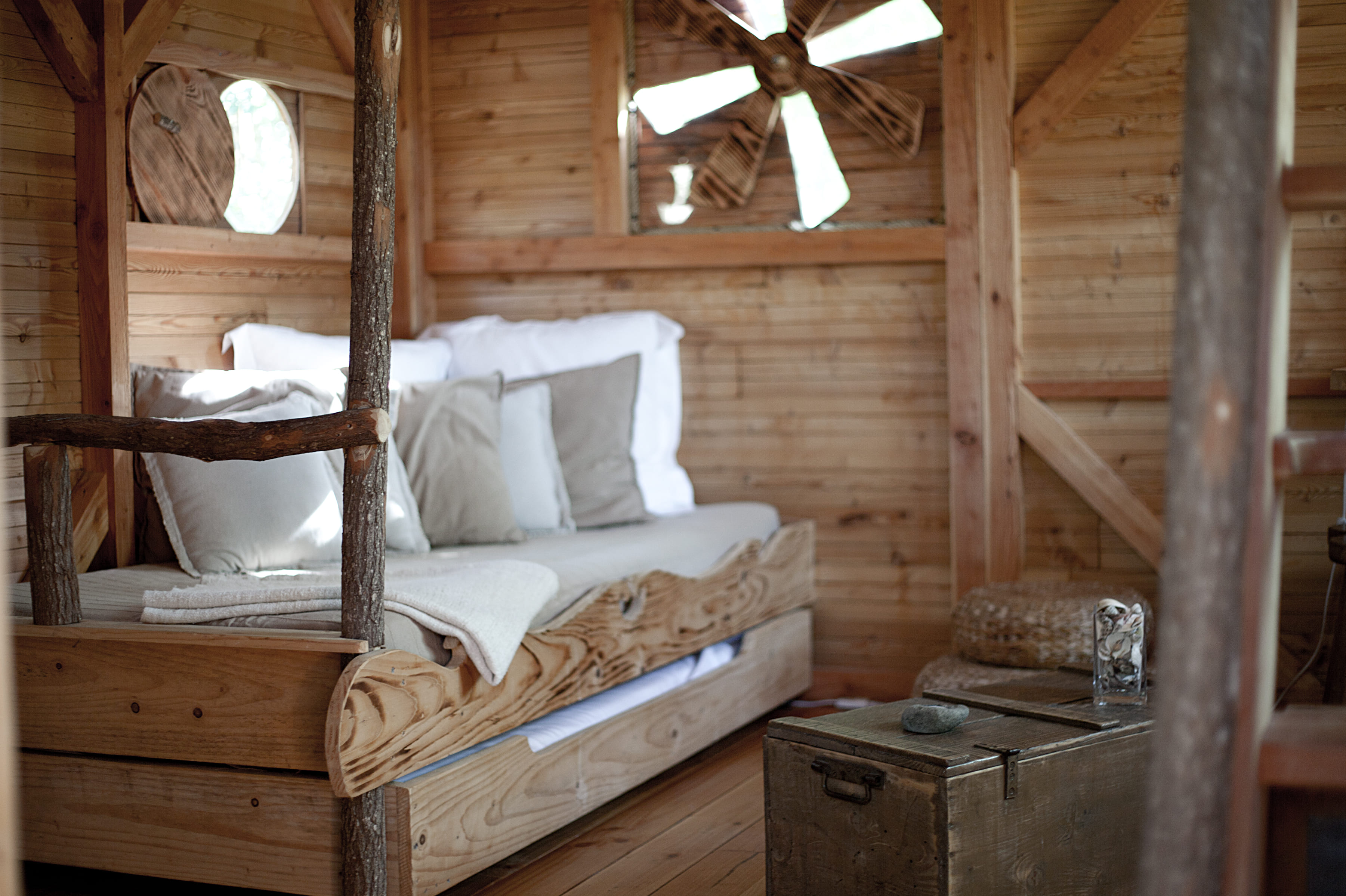 Évasion dans la Cabane du Pêcheur & Spa : un cocon suspendu à La Chapelle Aux Naux — salle de bain