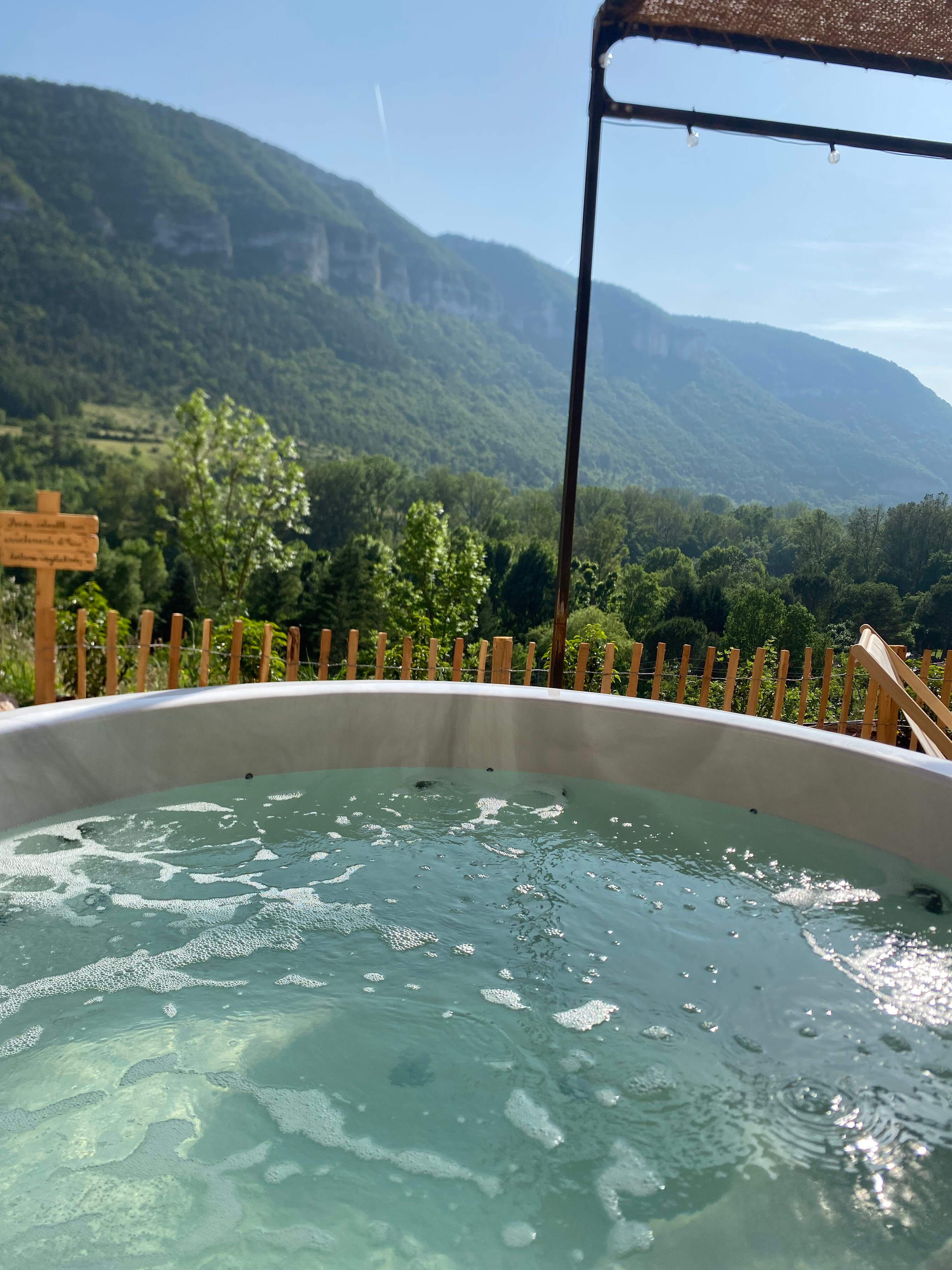 L'échappée des causses — Maison troglodyte avec spa à Mostuéjouls (Aveyron) à Mostuéjouls — vue intérieure