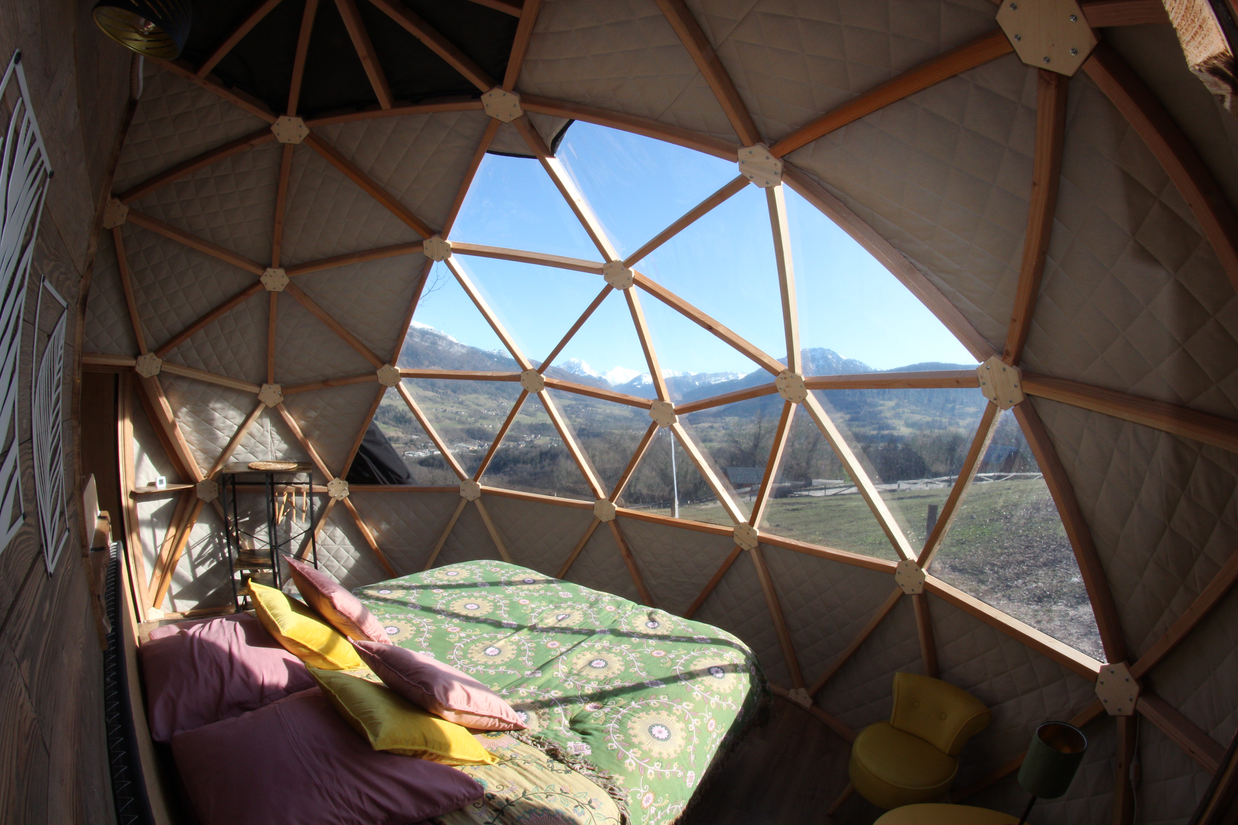 Le Dôme des Bauges — Nuit étoilée avec spa à Savoie à Chambéry — détail architectural