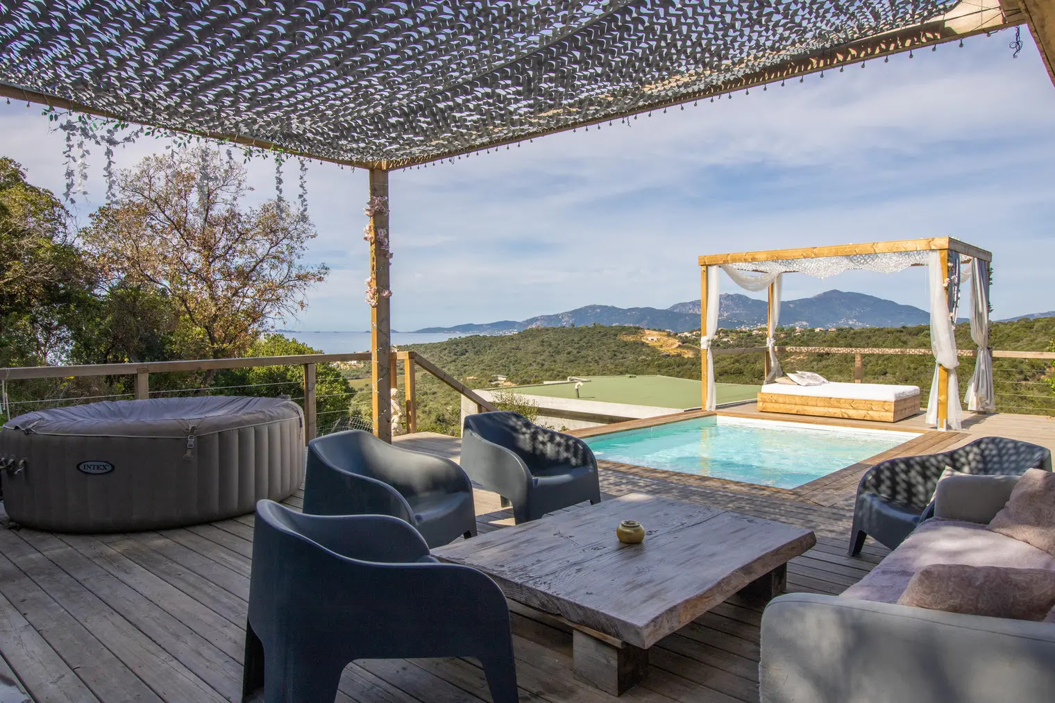 Villa A Dimora di Murza Liliekaena — Maison avec spa et piscine à Corse-du-Sud à Albitreccia — chambre