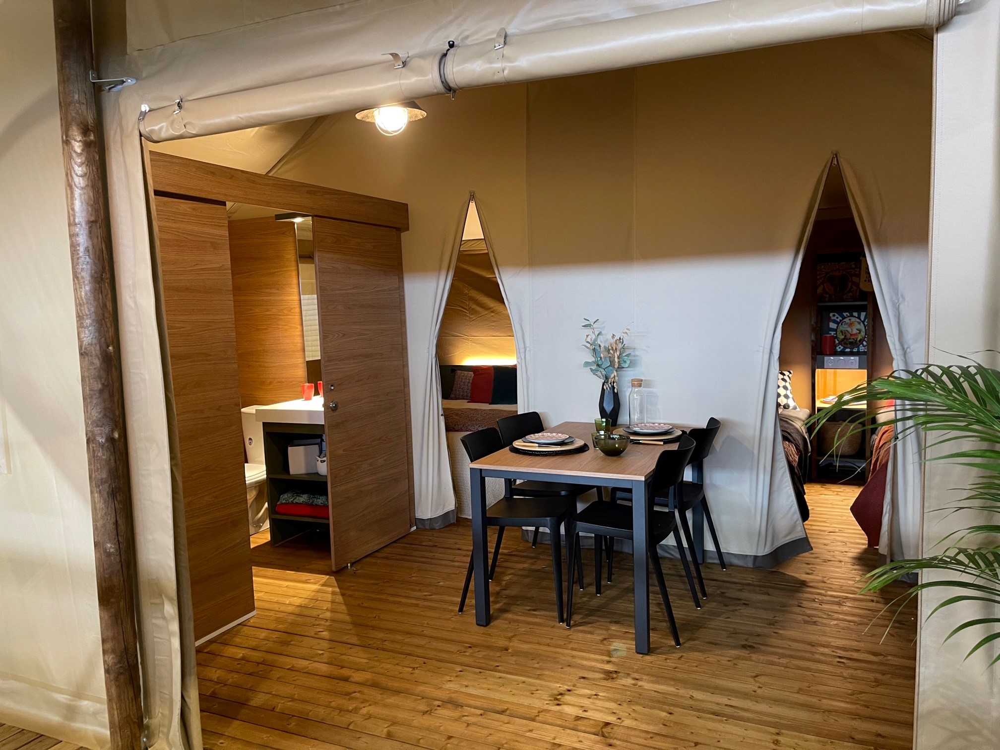 Lodge Evasion — Glamping avec spa à Lot à Cahors — espace de vie