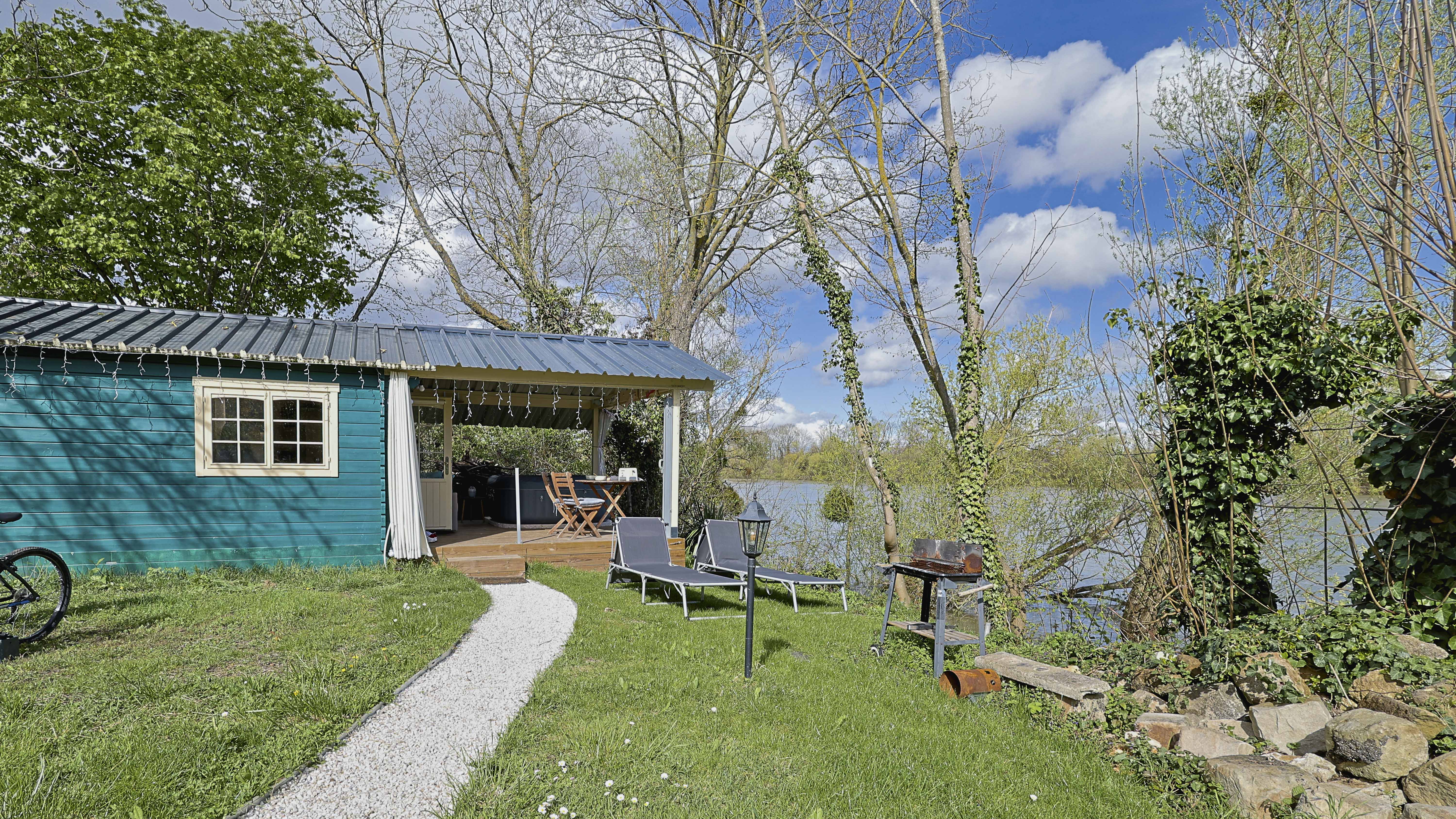 Chalet bord de Seine & Spa : une évasion romantique en Île-de-France