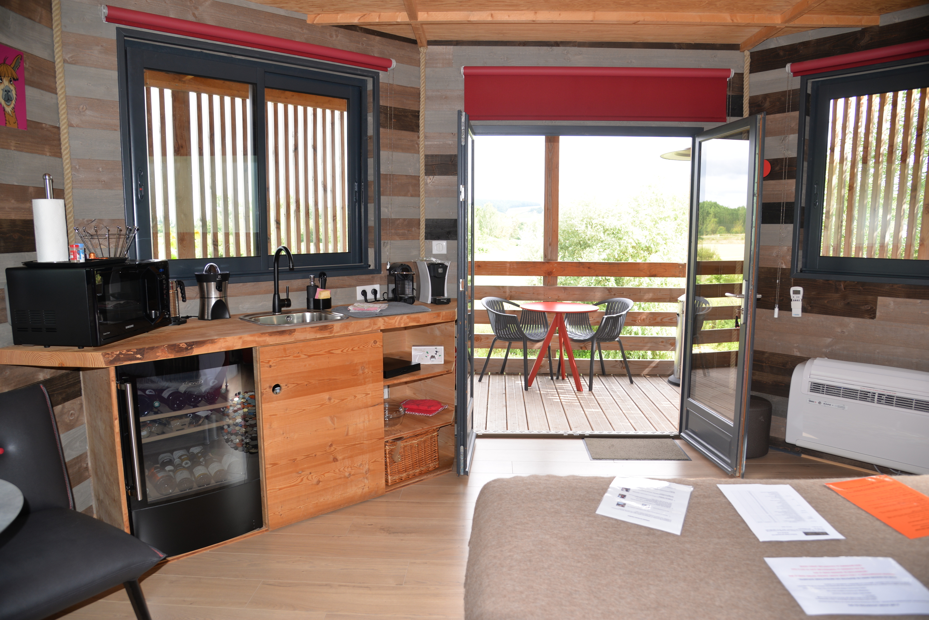 Lodge sur pilotis Duo avec spa et sauna privatif en Bourgogne à Chablis — détail architectural
