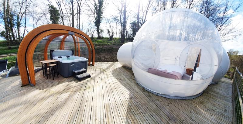 Bulle Camille & Spa — Nuit romantique avec jacuzzi à Calvados à Noues de Sienne — chambre