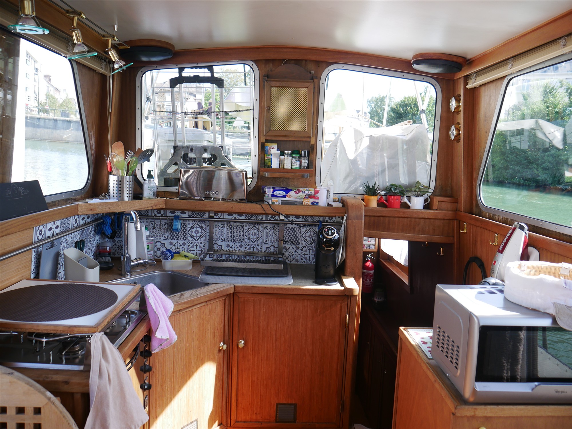 Bateau Spicy — Nuit atypique avec spa à Meaux en Seine-et-Marne à Meaux — vue depuis la terrasse
