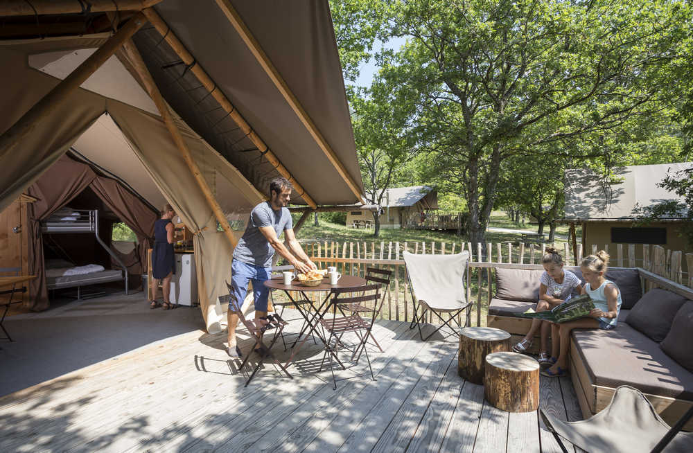 Tente Trappeur II : une expérience immersive en pleine nature à Dieulefit — espace de vie