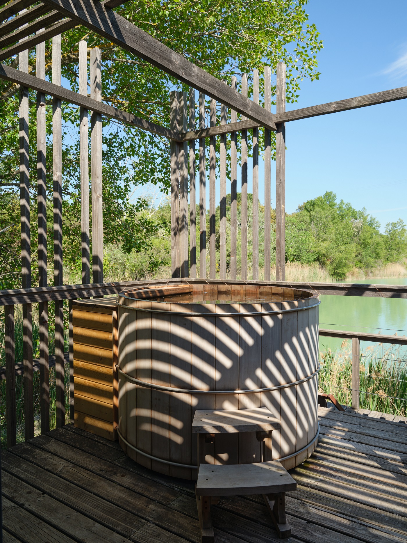 Cabane Spa Cigale : une évasion sur pilotis en Provence à Sorgues — cuisine