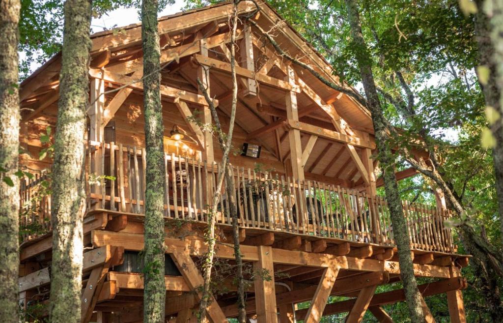 Lodge Natura & Spa — Cabane dans les arbres avec spa à 4m en Gironde à Gironde-sur-Dropt — vue intérieure